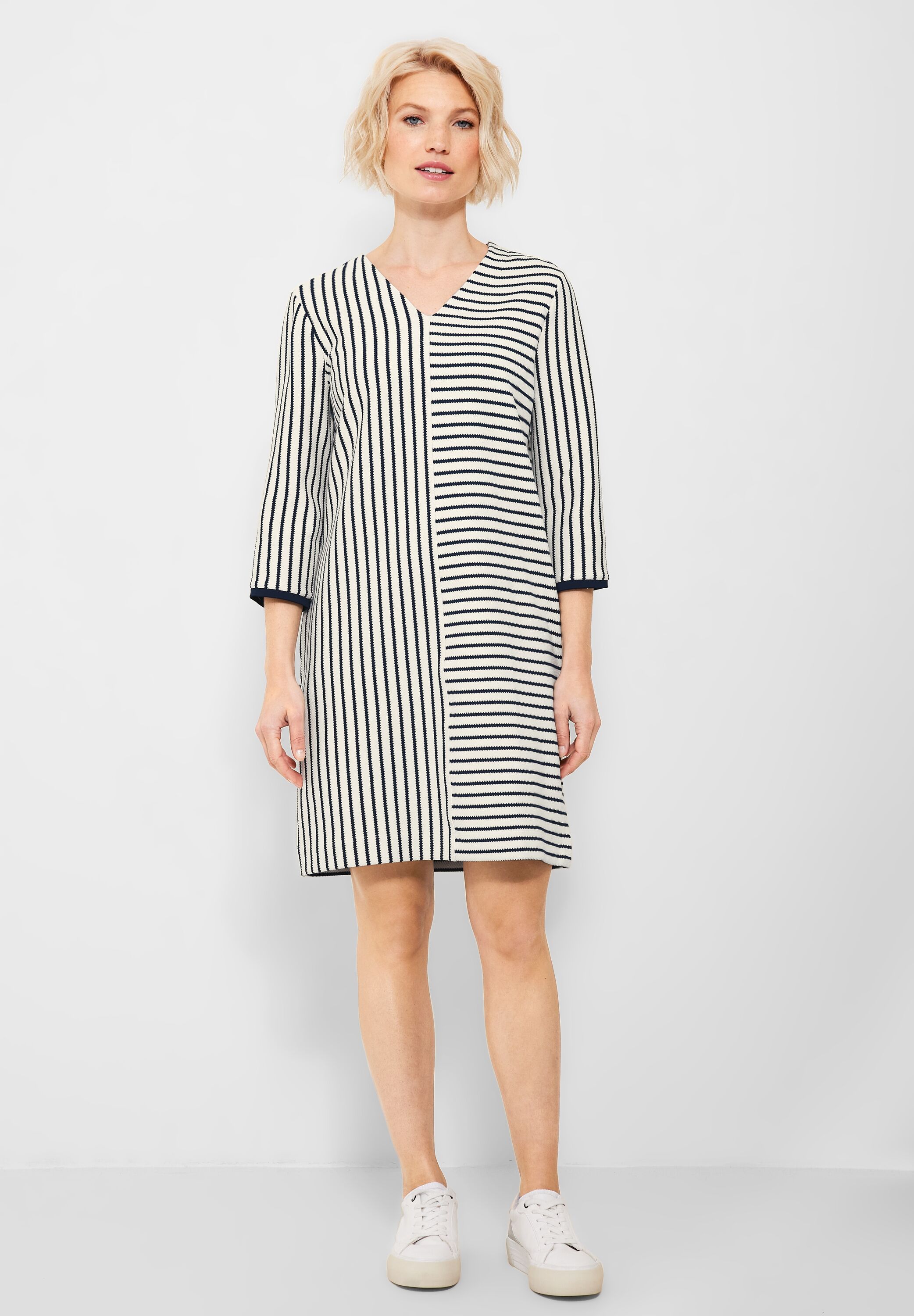 Jerseykleid, mit Eingrifftaschen