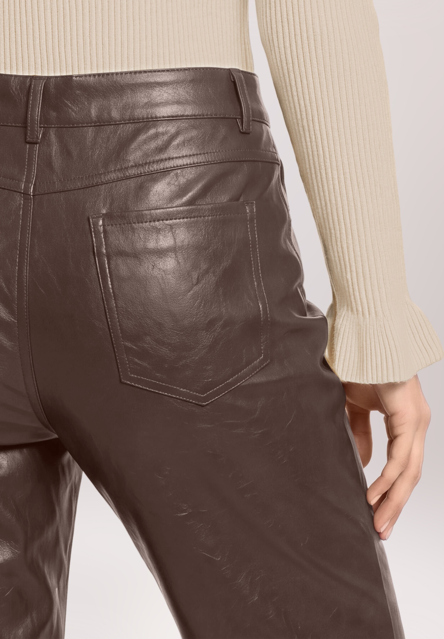 Cartoon Lederimitathose »Damen mit Taschen«