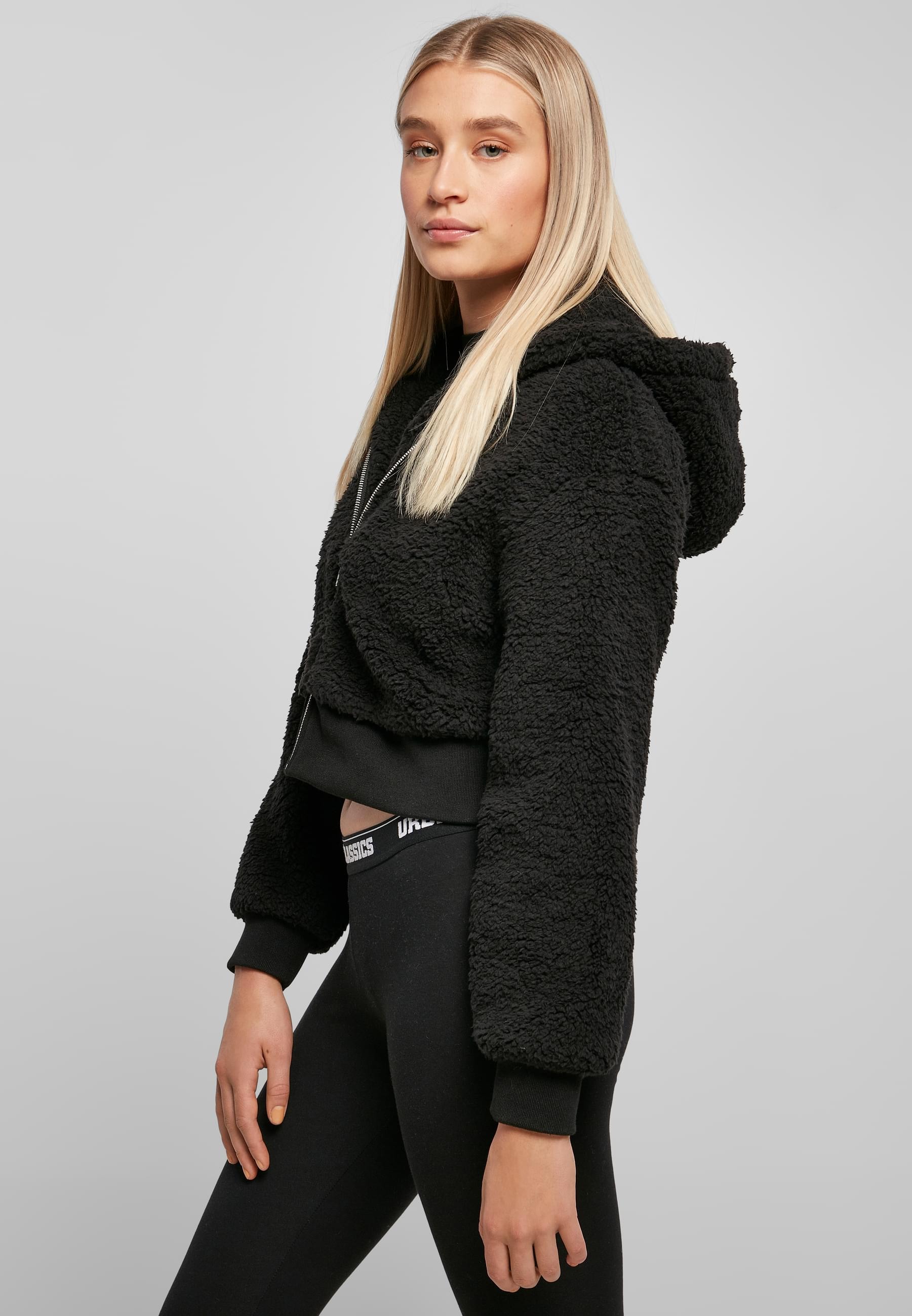 URBAN CLASSICS Allwetterjacke »Urban Classics Damen Ladies Short Oversized Sherpa Jacket«, (1 St.), mit Kapuze