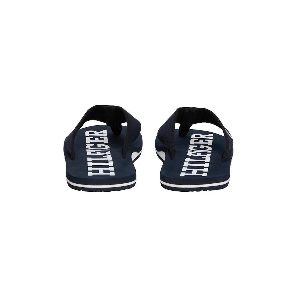 Tommy Hilfiger Zehentrenner »PATCH HILFIGER BEACH SANDAL«, Sommerschuh, Schlappen, Poolslides, Badeschuh, mit Logoschriftzug