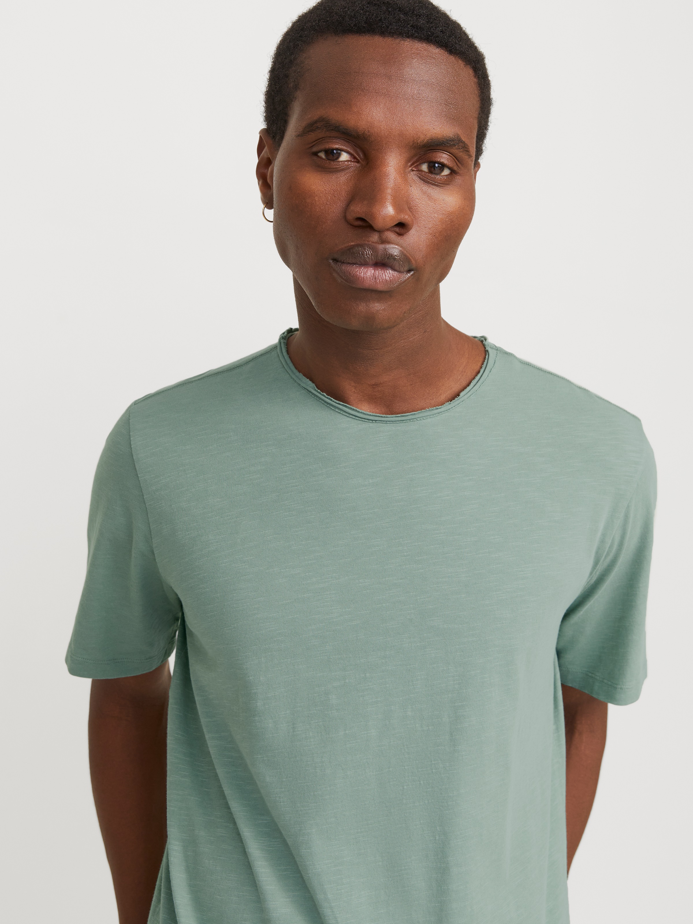Jack & Jones Rundhalsshirt »JJEBASHER TEE O-NECK SS NOOS«, mit Rundhalsausschnitt