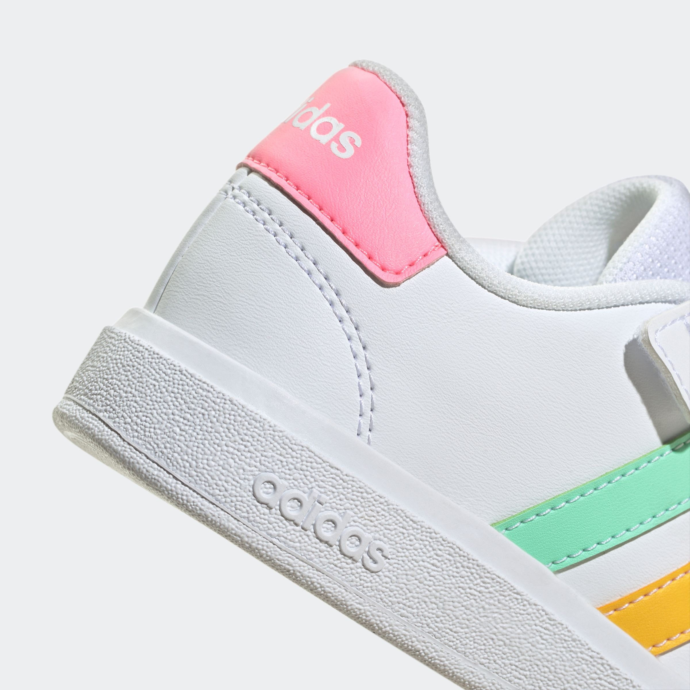 adidas Sportswear Klettschuh »GRAND COURT 2.0 KIDS«, Design auf den Spuren des adidas Superstar