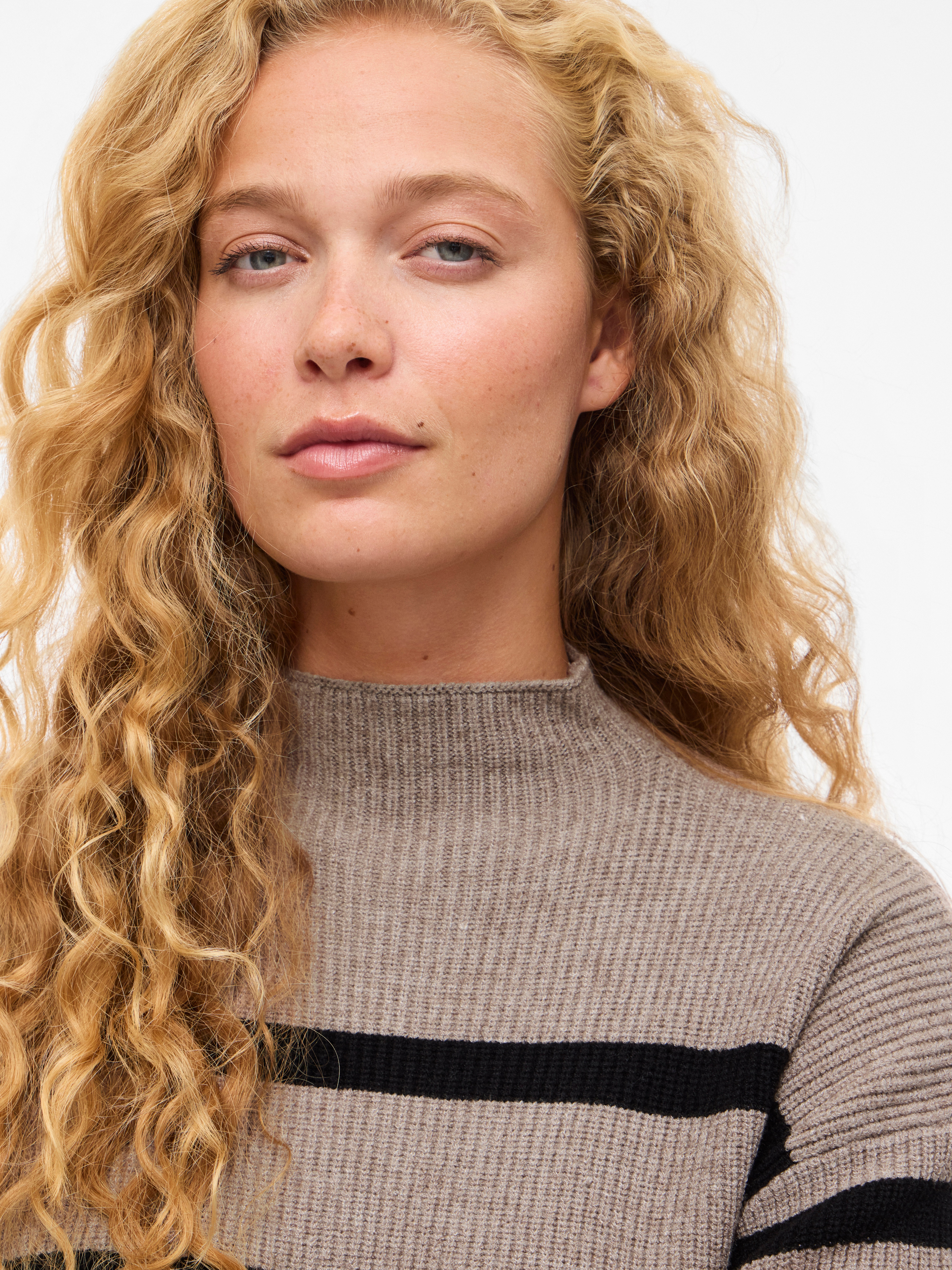 Thumbnail - Vila Stehkragenpullover "VIRIL MOCKNECK L/S KNIT RIB TOP 2- NOOS"