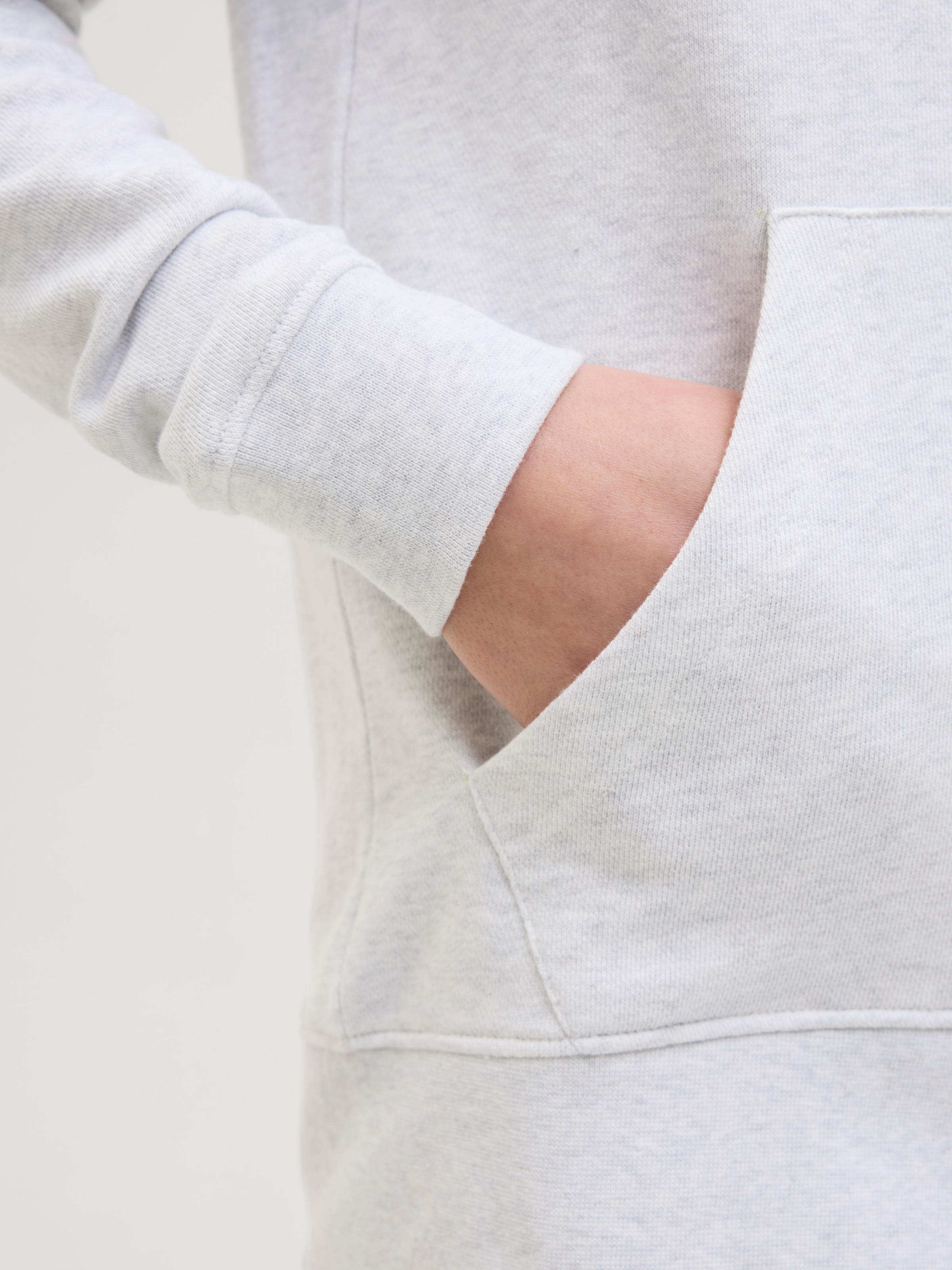 Jack & Jones Junior Kapuzensweatjacke »JJBEAU SWEAT ZIP HOOD JNR«, mit kleinem Brust-Logo-Motiv