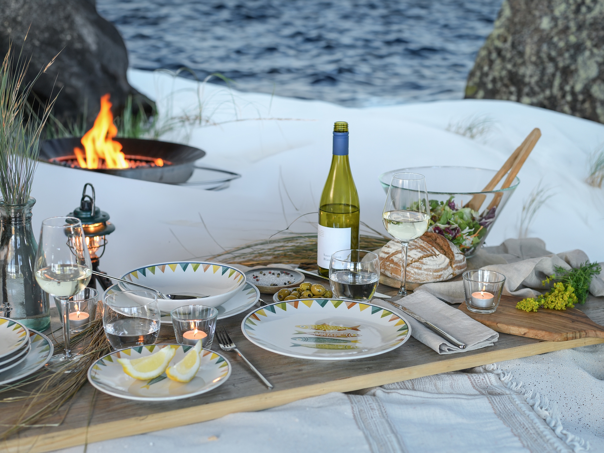 CreaTable Teller-Set »Sardinhas, Geschirr-Set, 12-tlg.« Hochwertiges Steinzeug, Zentrales Sardinen-Motiv