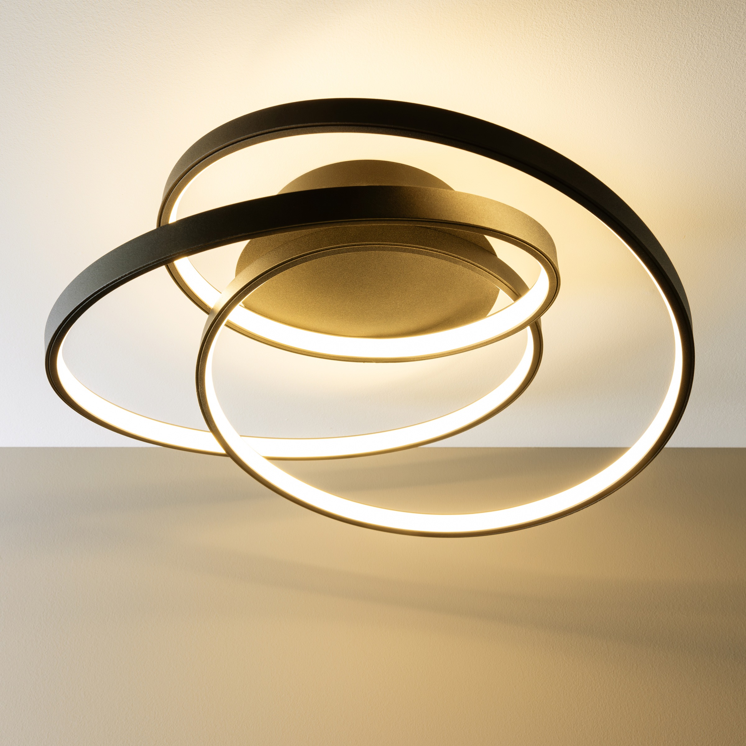 Brilliant LED Deckenleuchte »Labyrinth«, 1 flammig-flammig, Ø 39,5 cm, ineinandergreifende Kreise, Metall/Acryl, schwarz