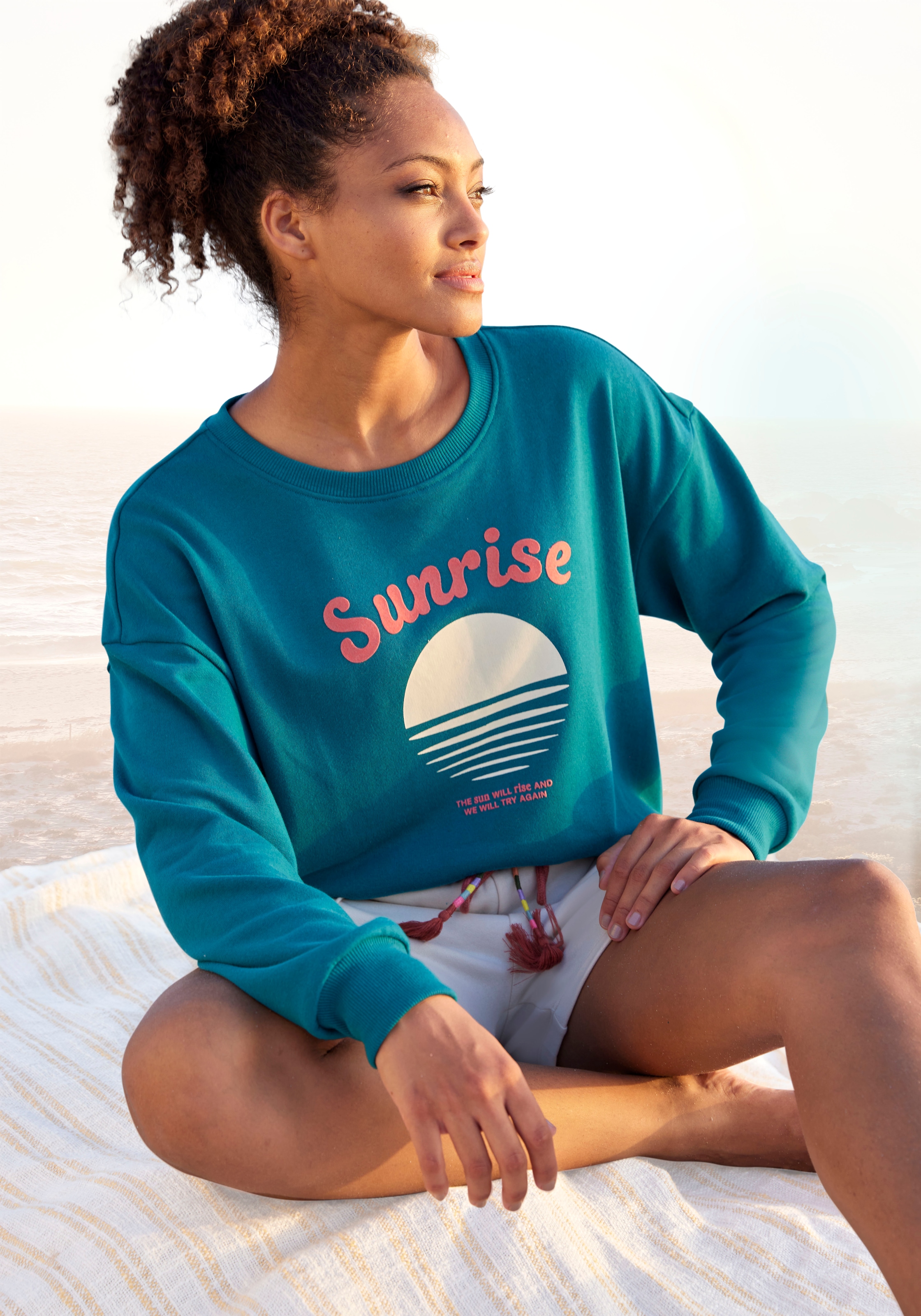 Vivance Sweatshirt, mit schönem Frontprint, Loungewear