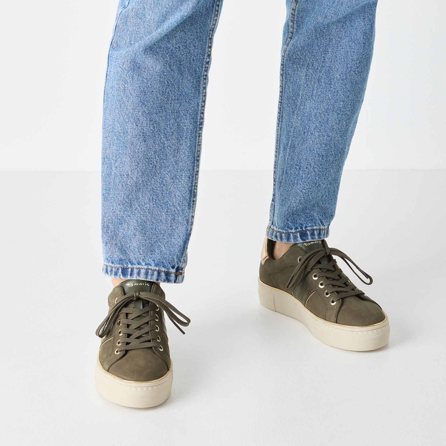 Tamaris Plateausneaker, Freizeitschuh, Halbschuh, Schnürschuh mit glänzendem Kontrastbesatz