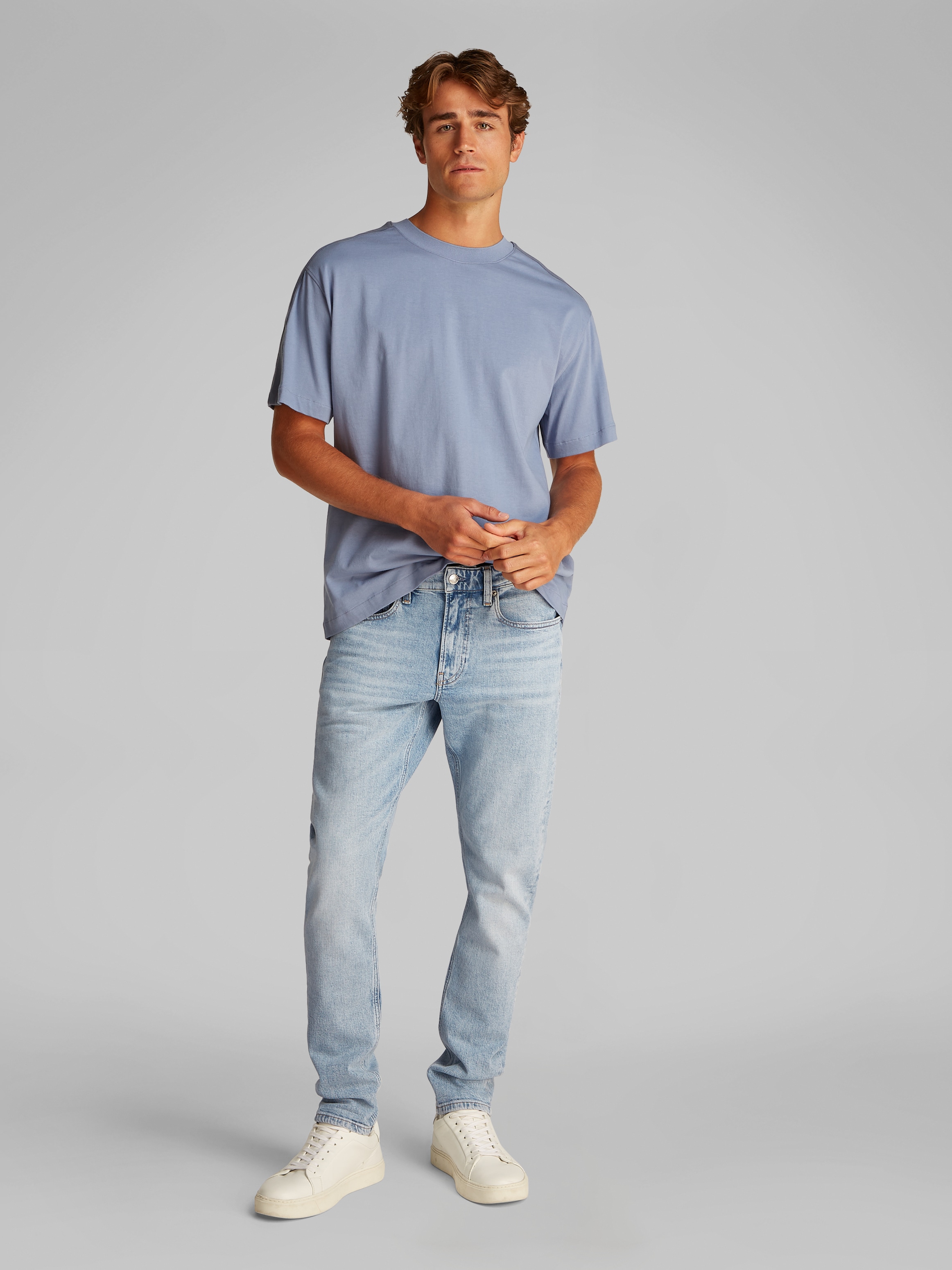 Calvin Klein Jeans Tapered-fit-Jeans »SLIM TAPER«, in hellblauer Waschung