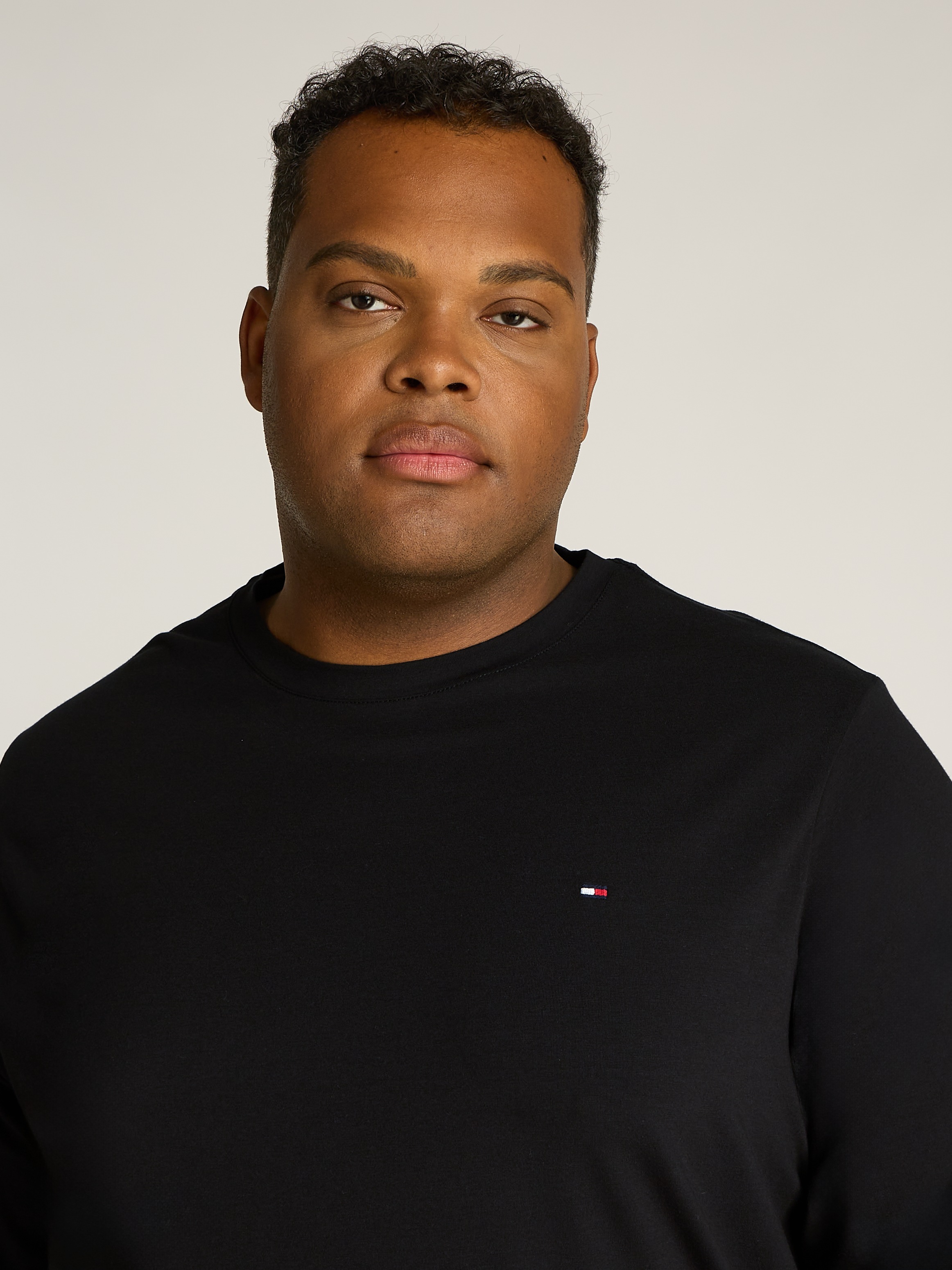 Thumbnail - Tommy Hilfiger Big & Tall Longsleeve "BT-STRETCH SLIM FIT TEE-B mit Rundhals und Logo" unifarben, casual, slim fit, Baum...