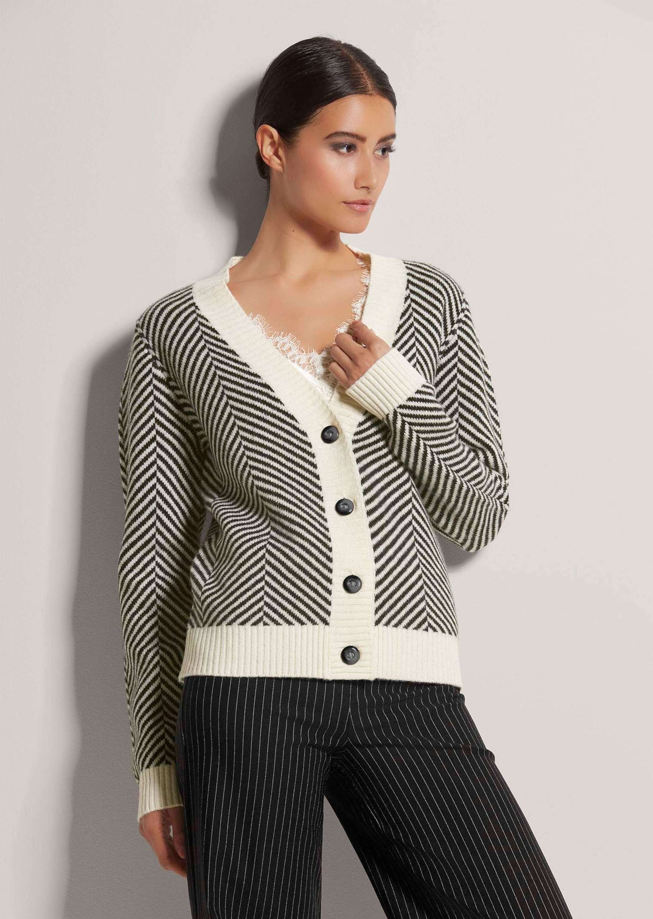MADELEINE Strickjacke »Strickjacke Strickjacke mit Jacquard-Muster«