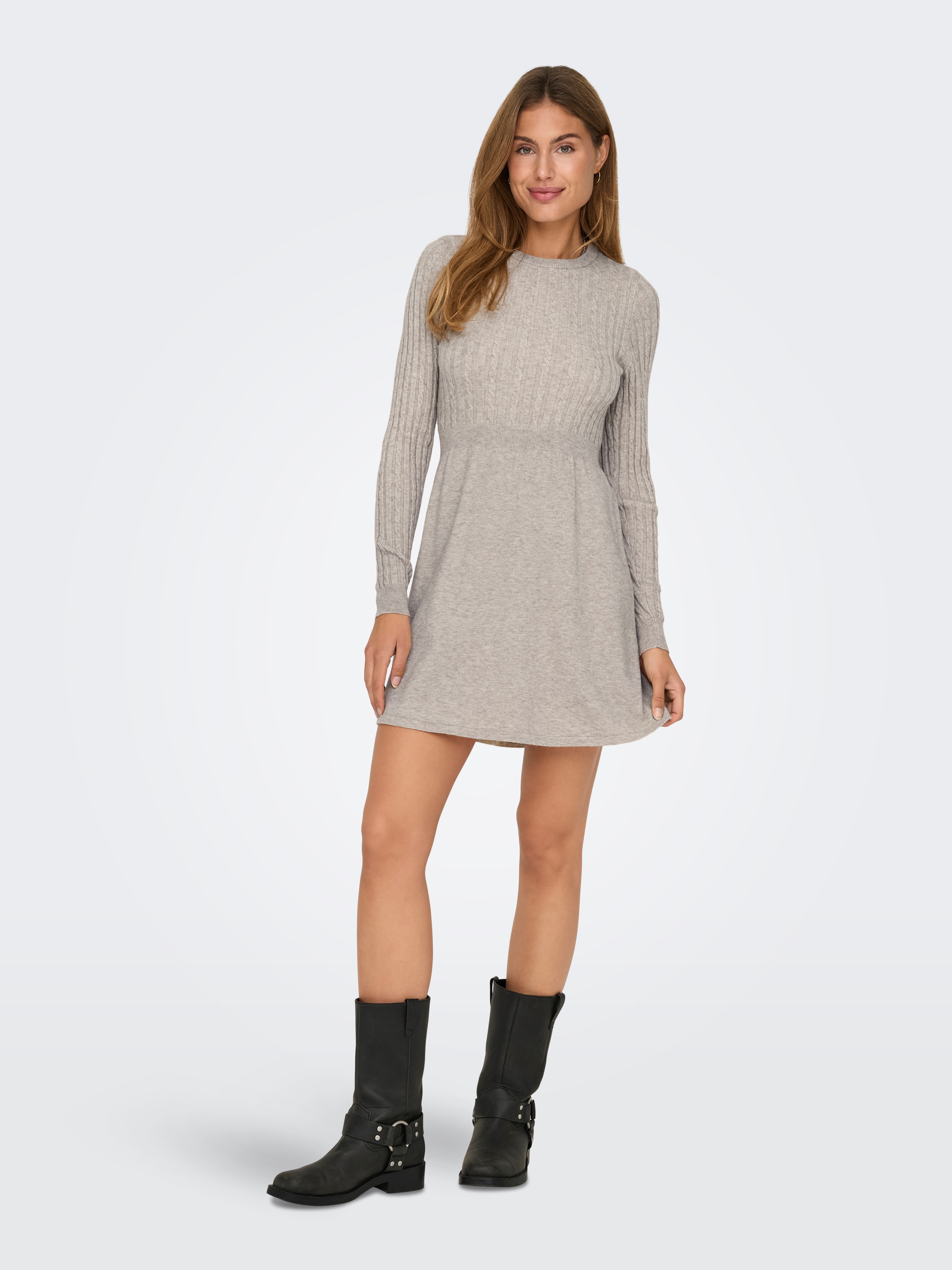 Thumbnail - ONLY Strickkleid "ONLFIA LS CABLE DRESS KNT" tailliert und mit dezentem Zopfstrickmuster im Oberteil