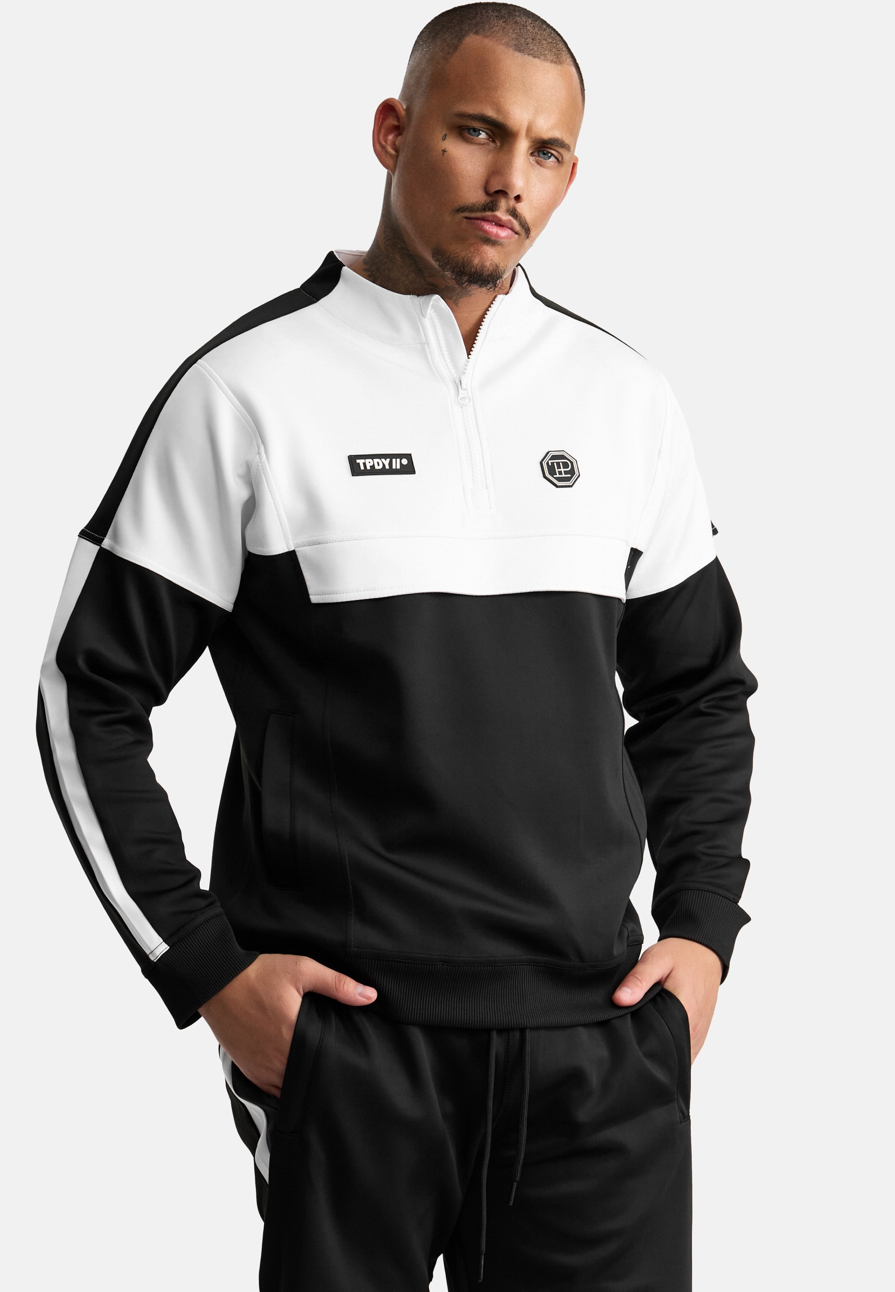 trueprodigy Sweater "Owen Color Block Einsätzen mit Reißverschluss und Badges"