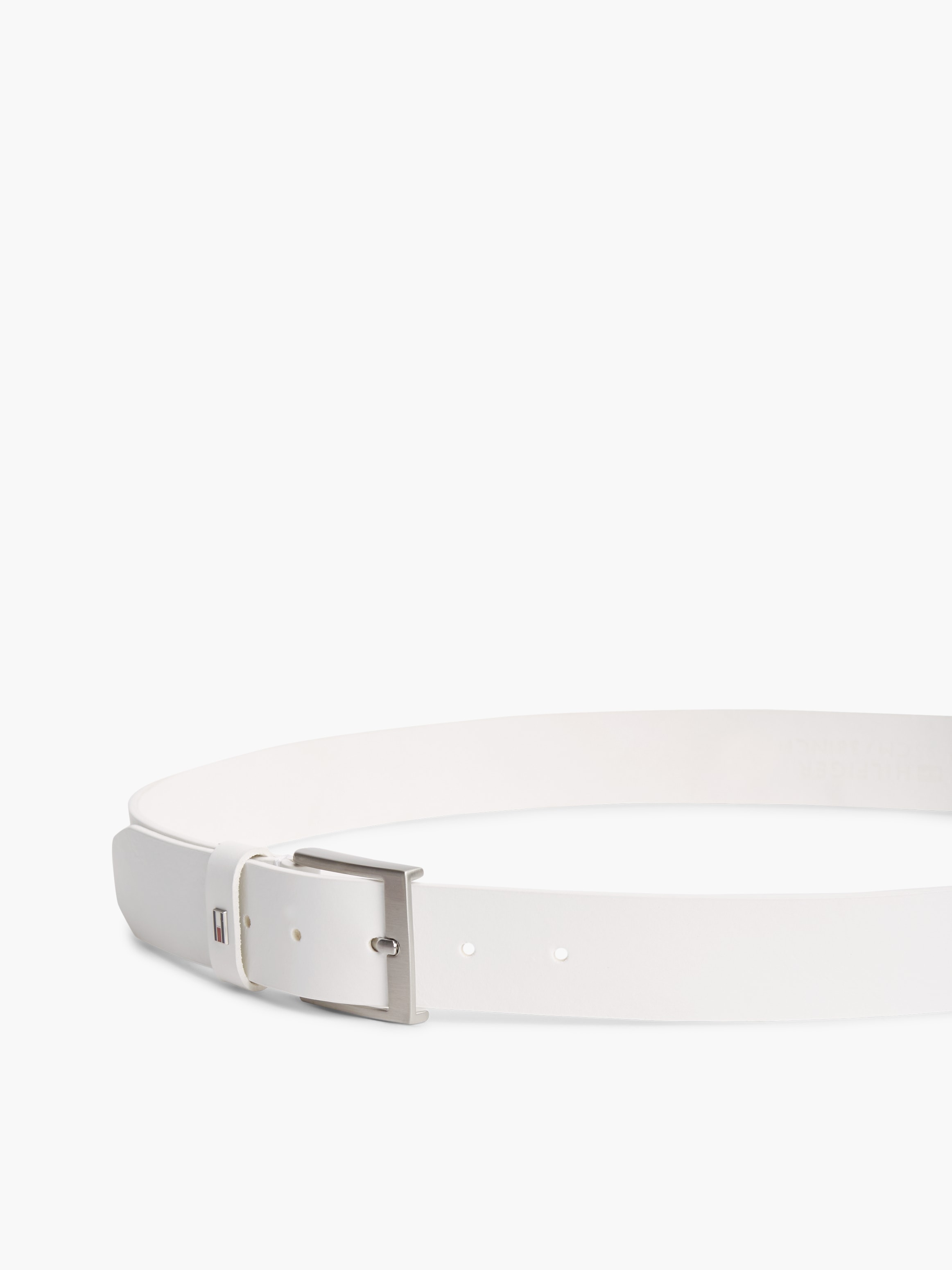 Tommy Hilfiger Ledergürtel »ADAN 3.5 cm breit EXT« Metalllogopatch, Einfachdornschnalle