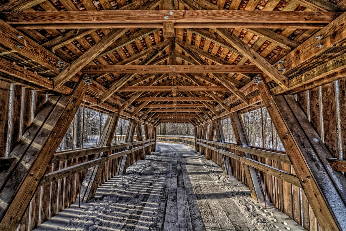 Papermoon Fototapete »Holzbrücke«