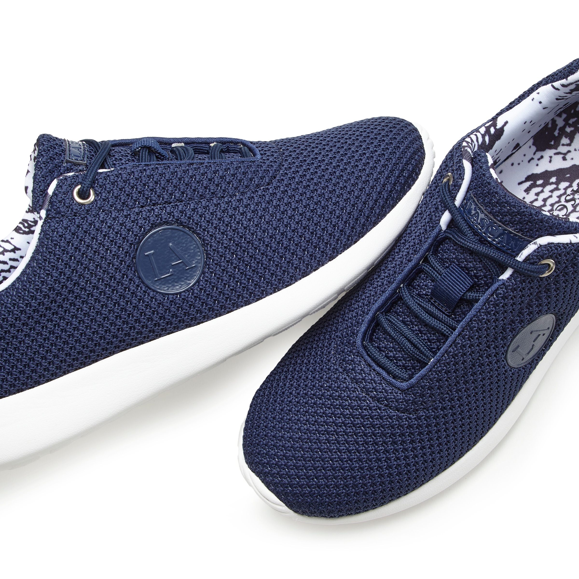 Sneaker LASCANA ACTIVE "Halbschuh, Turnschuhe", Damen, Gr. 40, blau (navy), Obermaterial: 100% Textilmaterial. Decksohle: 100% Textilmaterial. Futter: 100% Textilmaterial. Laufsohle: 100% Synthetik, unifarben, Basic, Schuhe Sneaker, mit atmungsaktivem Mes 3