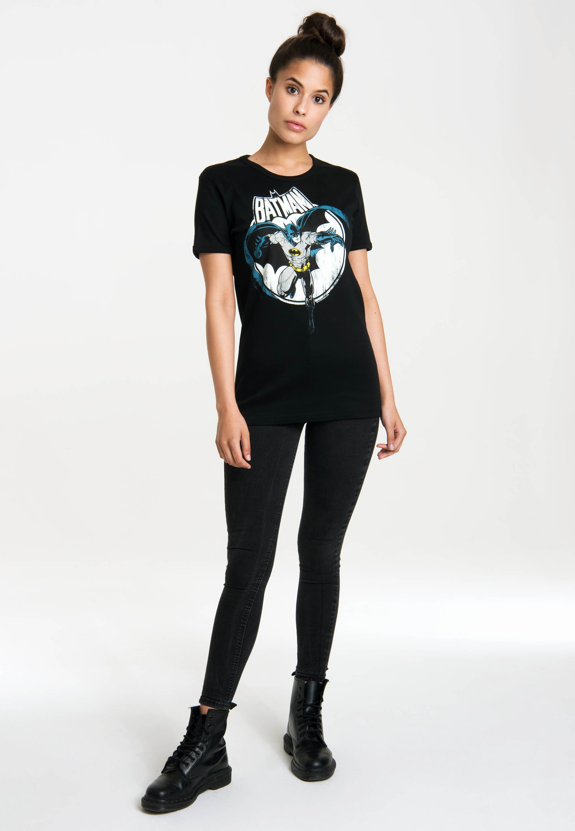LOGOSHIRT T-Shirt »Batman - Fullmoon«, mit lizenzierten Originaldesign