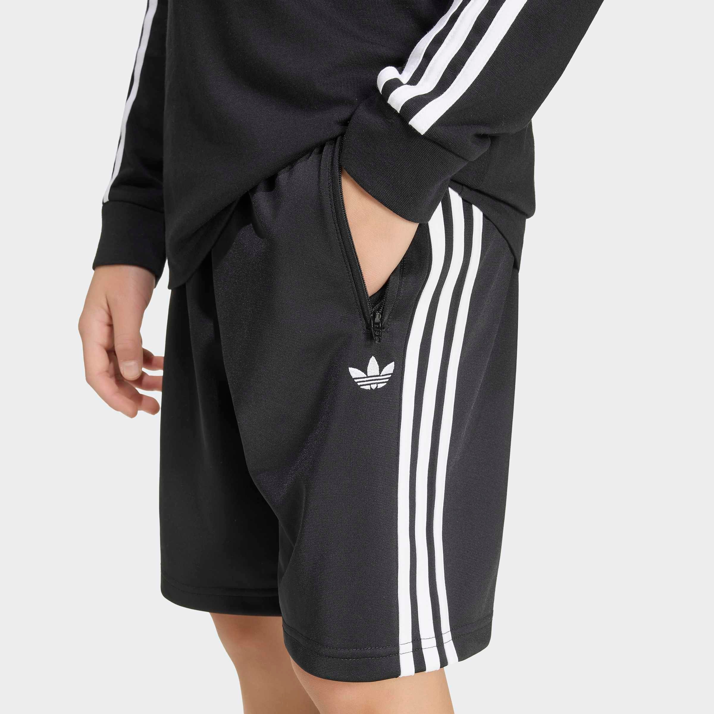 adidas Originals Shorts »FIREBIRD«  für Kinder, normal-weit geschnitten, im Bermuda-Stil, sportlicher Stil