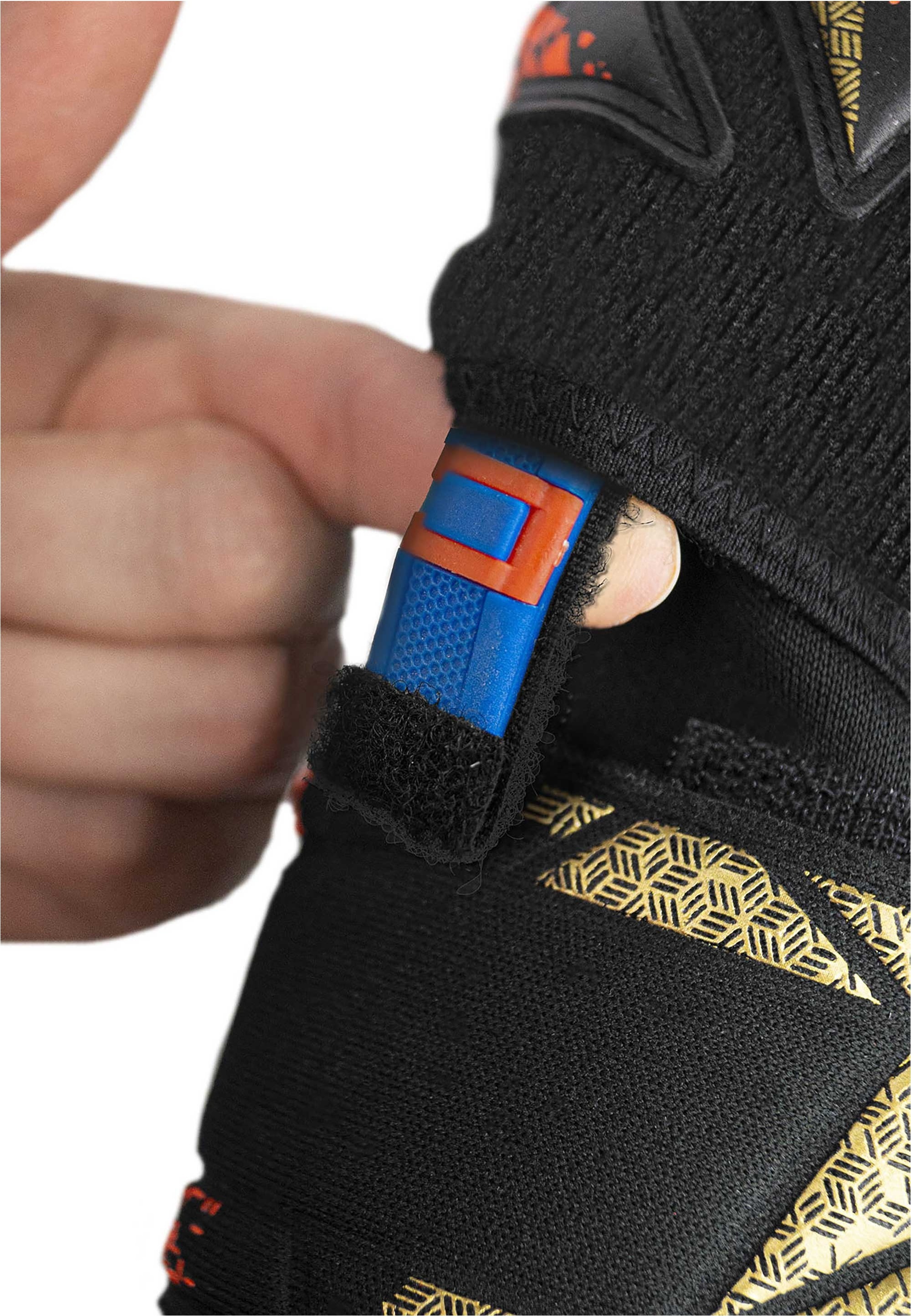 Reusch Torwarthandschuhe »Attrakt SpeedBump Ortho-Tec« mit Evolution Negative Cut