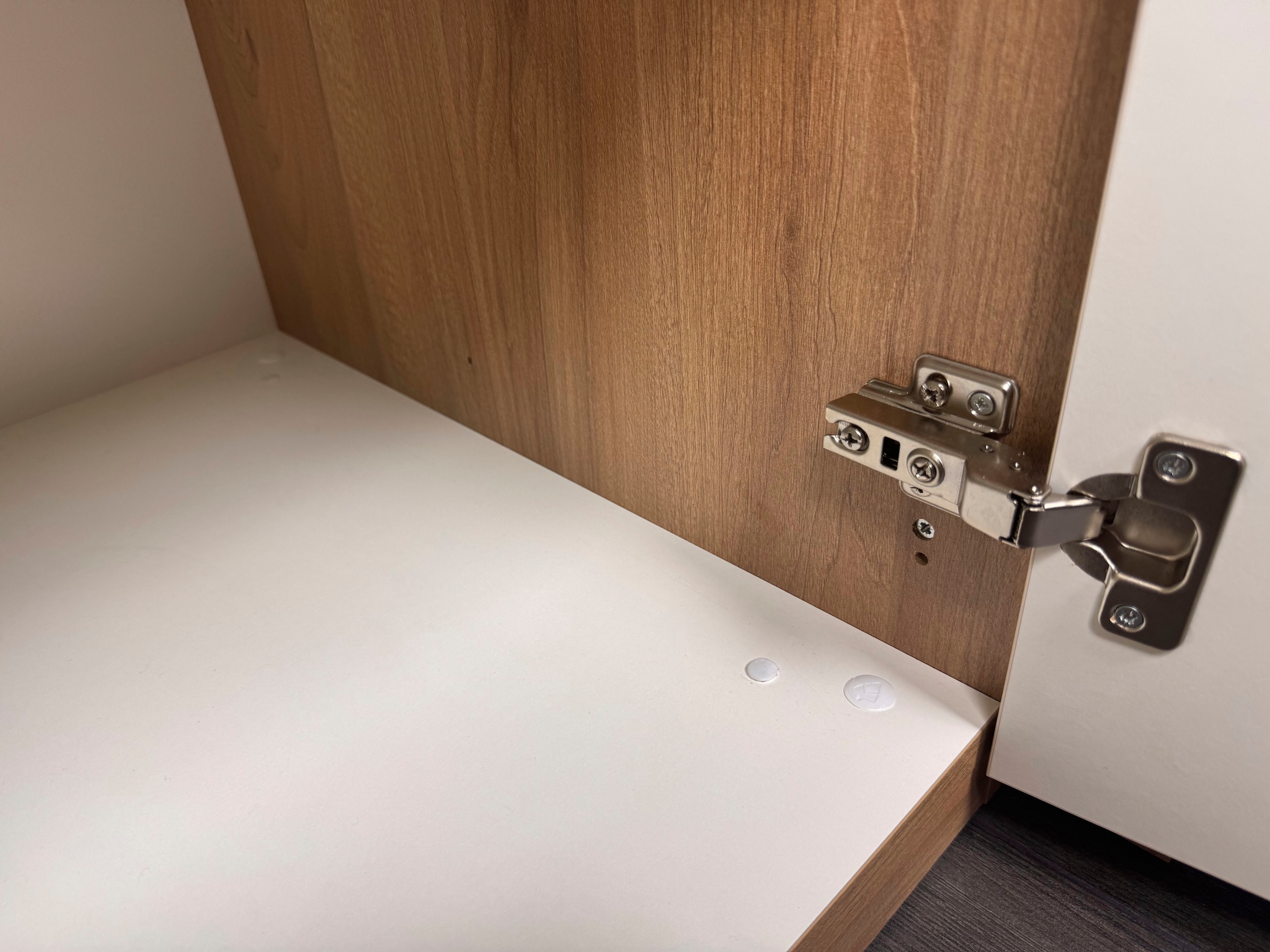 Home affaire Kleiderschrank »Gala, beige hochglänzend UV lackiert, kratzfest, FSC-zertifiziert«, (abgerundete Schubladen aus MDF im Holzdekor, soft-close), mit Beleuchtung und Passpartourahmen, hoher Schrank (224cm), 4 Breiten