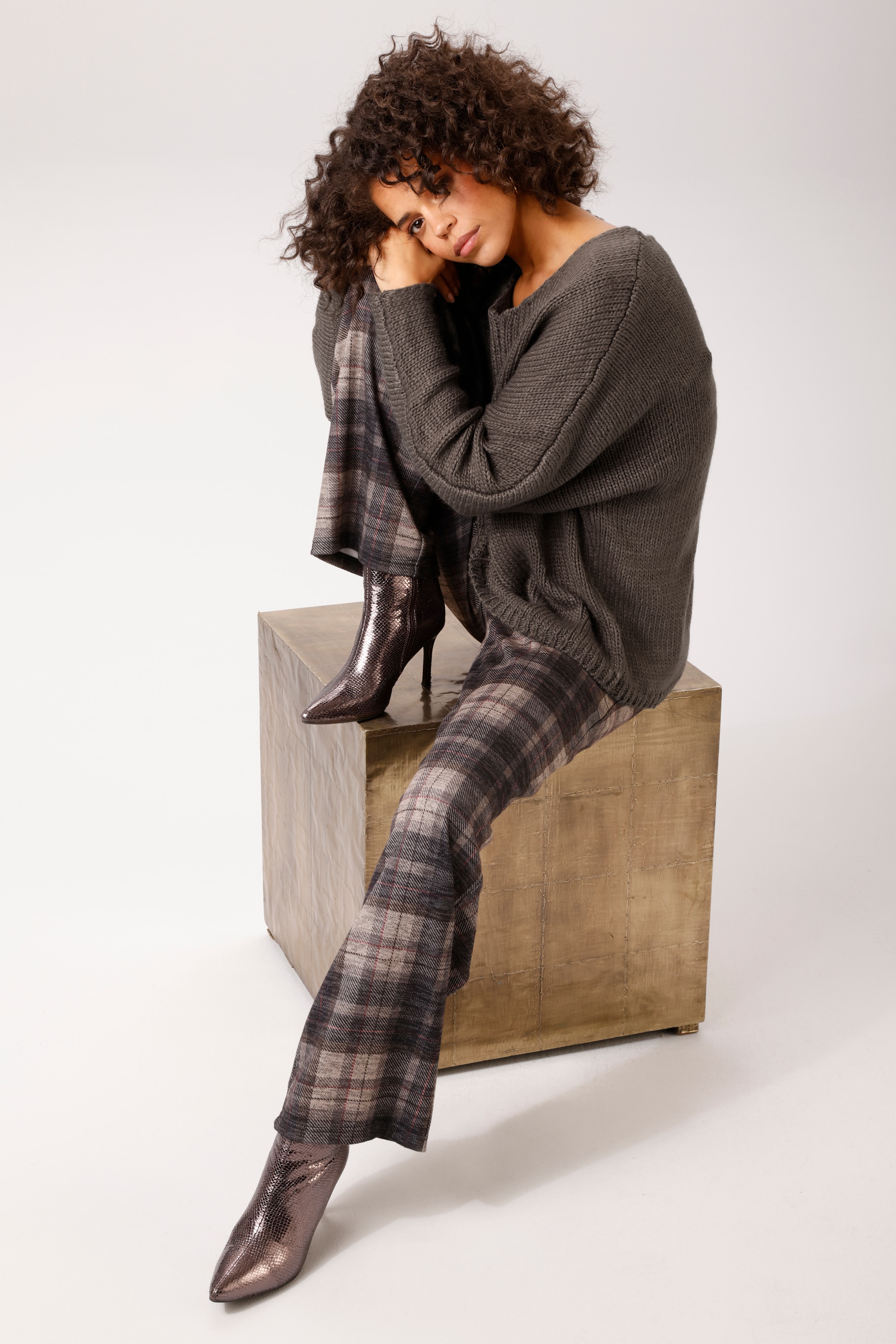 Aniston CASUAL Strickpullover mit asymmetrischen Saum - NEUE KOLLEKTION