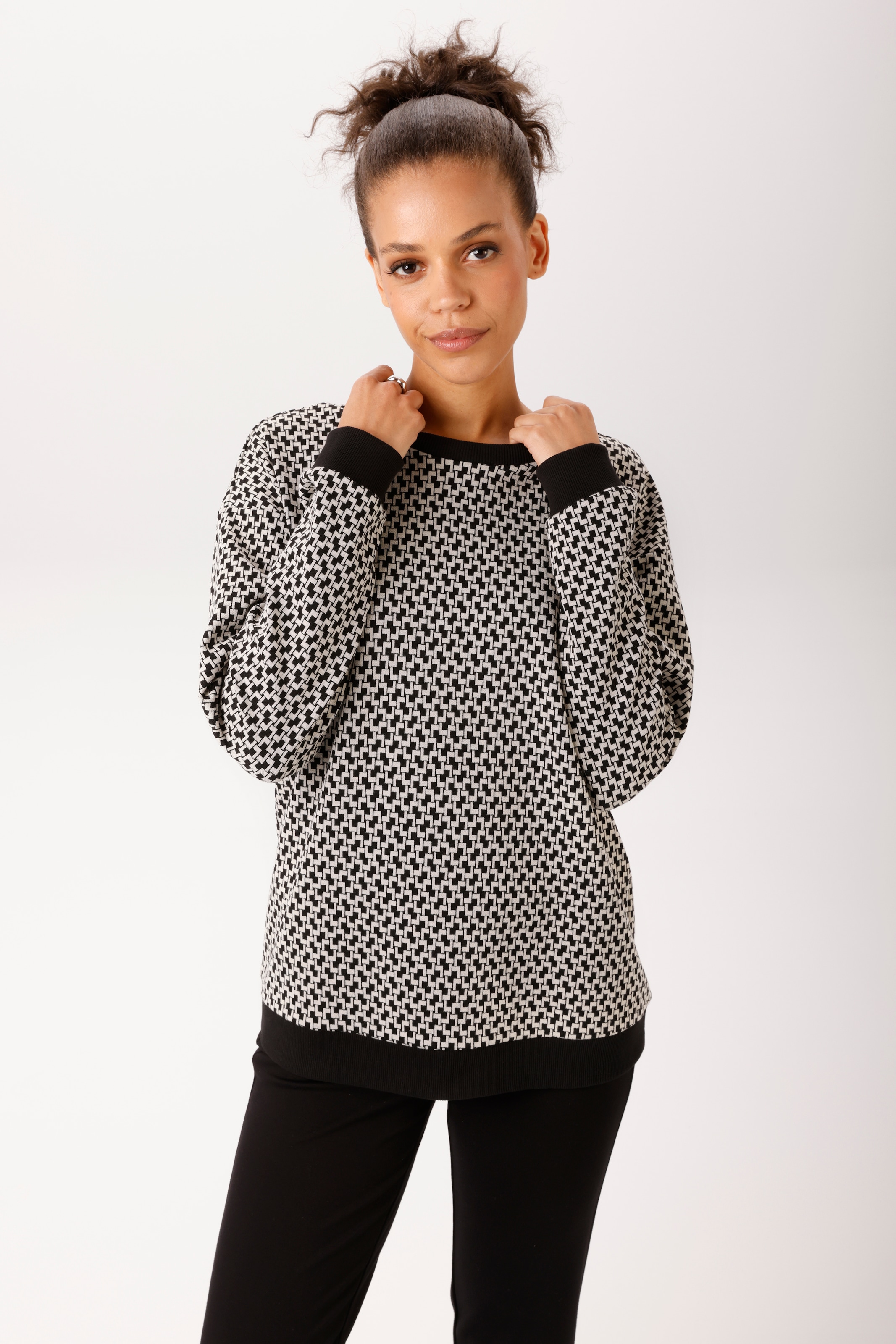 Aniston CASUAL Sweatshirt, mit grafischem Minimal-Muster - NEUE KOLLEKTION