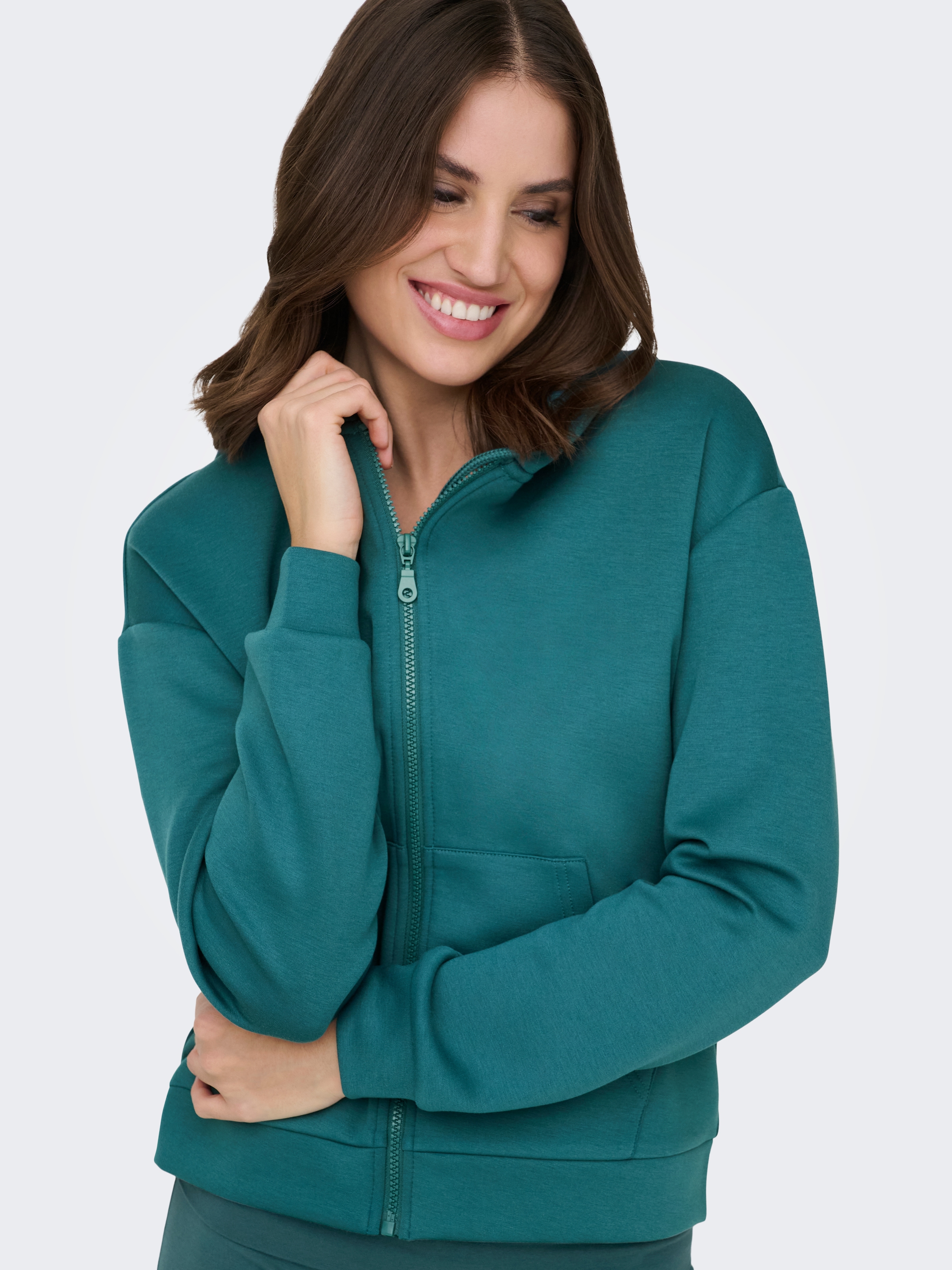 ONLY Play Kapuzensweatshirt »ONPLOUNGE LIFE HOOD FZ LS SWT NOOS«, aus Polyester, Viskose und Elasthan, Regular Fit, mit Reißverschluss
