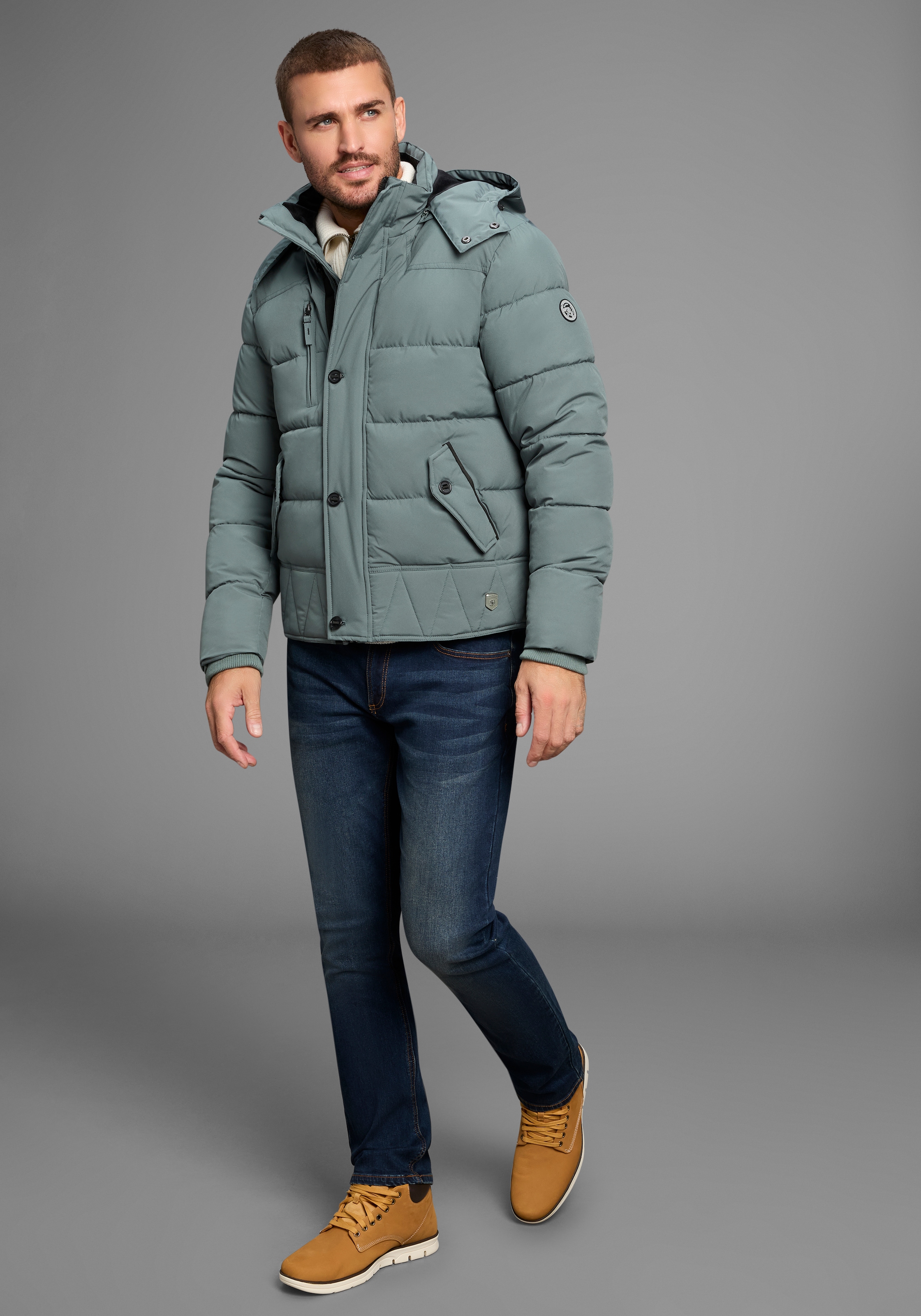 Bruno Banani Steppjacke, mit Kapuze, für Übergangswetter, wasserabweisend, taillierter Schnitt