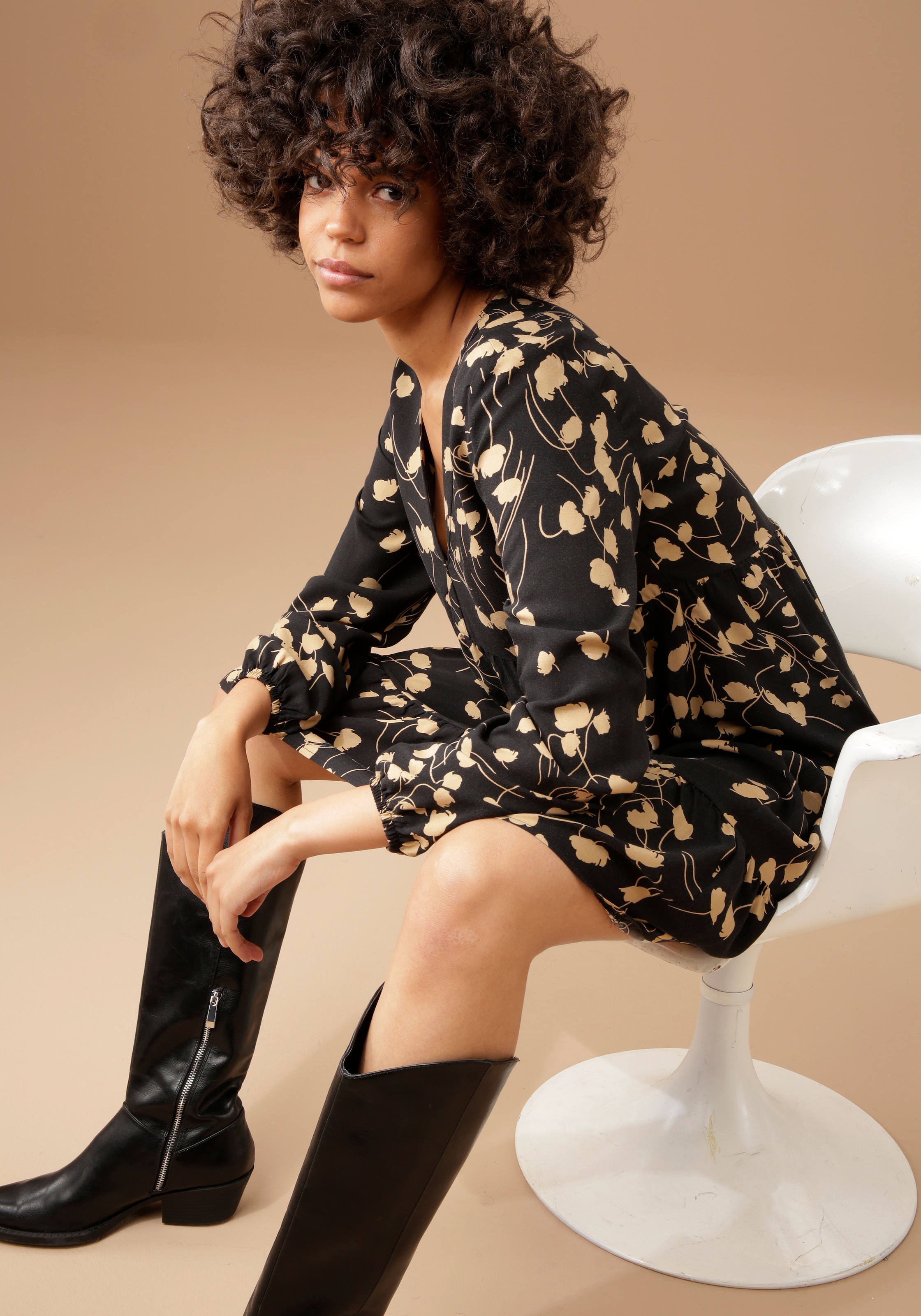 Aniston CASUAL Blusenkleid, Blumendruck mit | bestellen BAUR graphischem