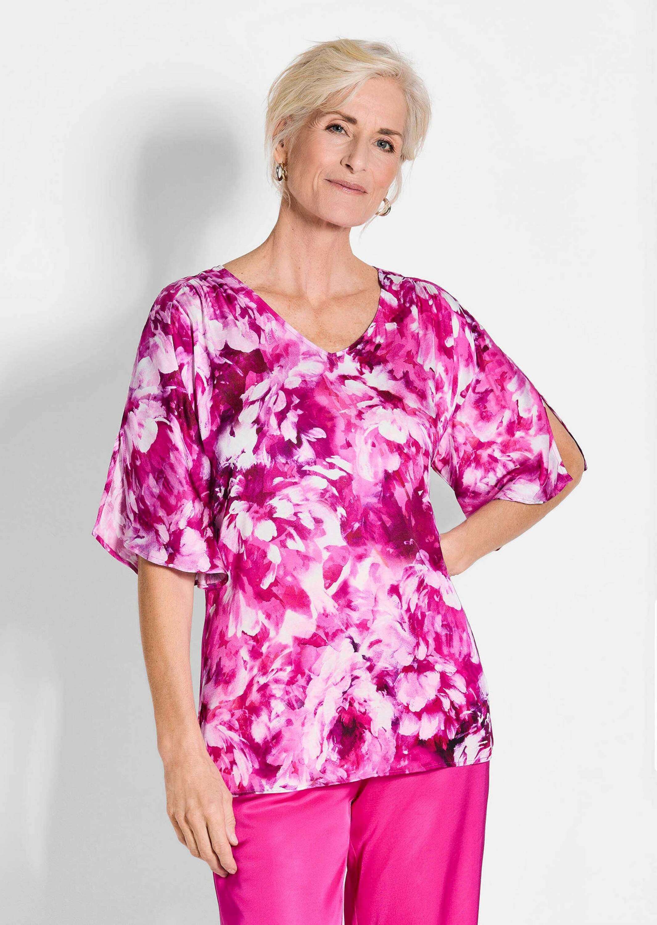 GOLDNER Satinbluse »Kurzgröße Viskosebluse mit floralem Design«
