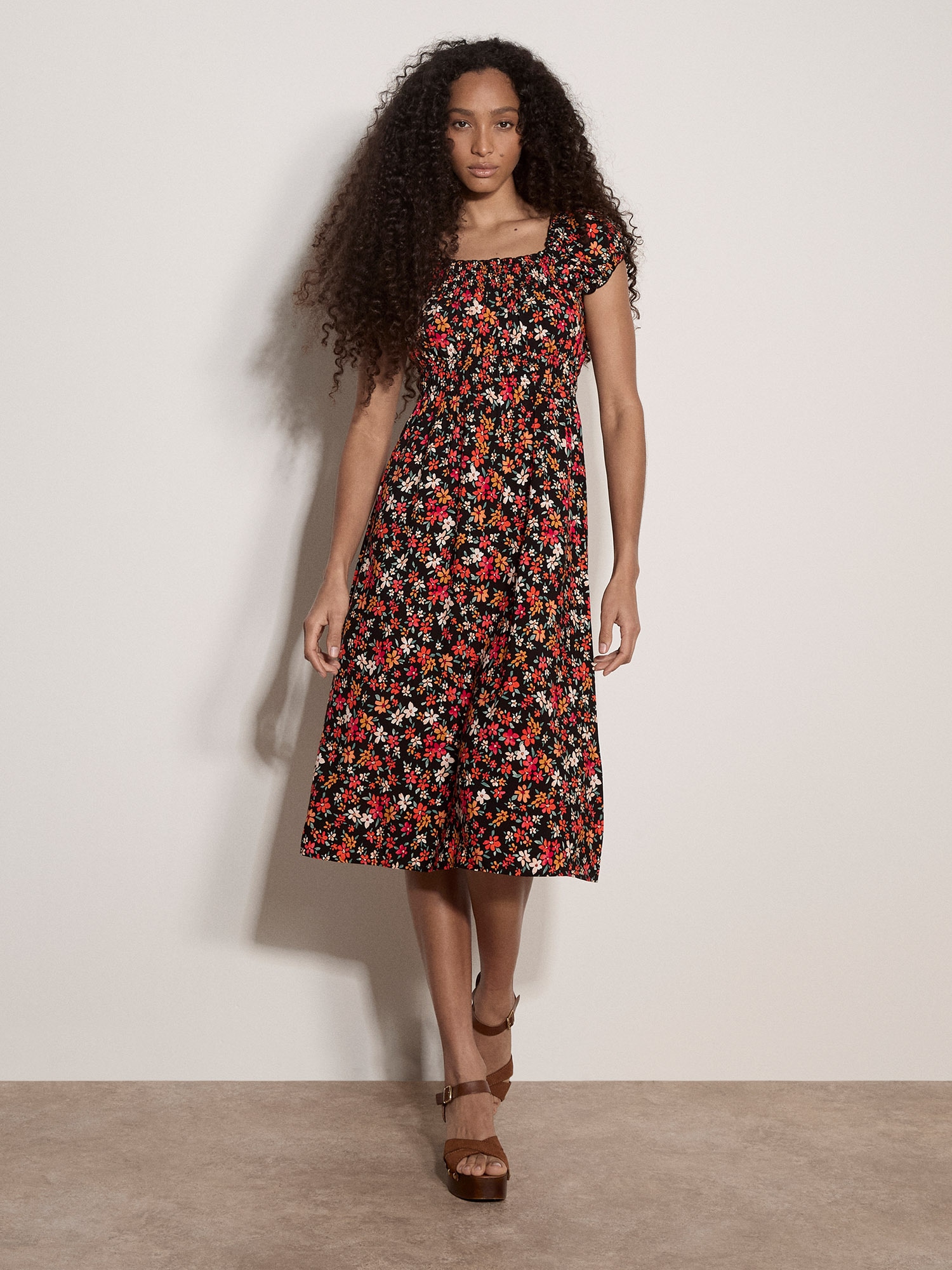 Apricot Midikleid "Milkmaid Ditsy Midi Dress" mit Smokdetails