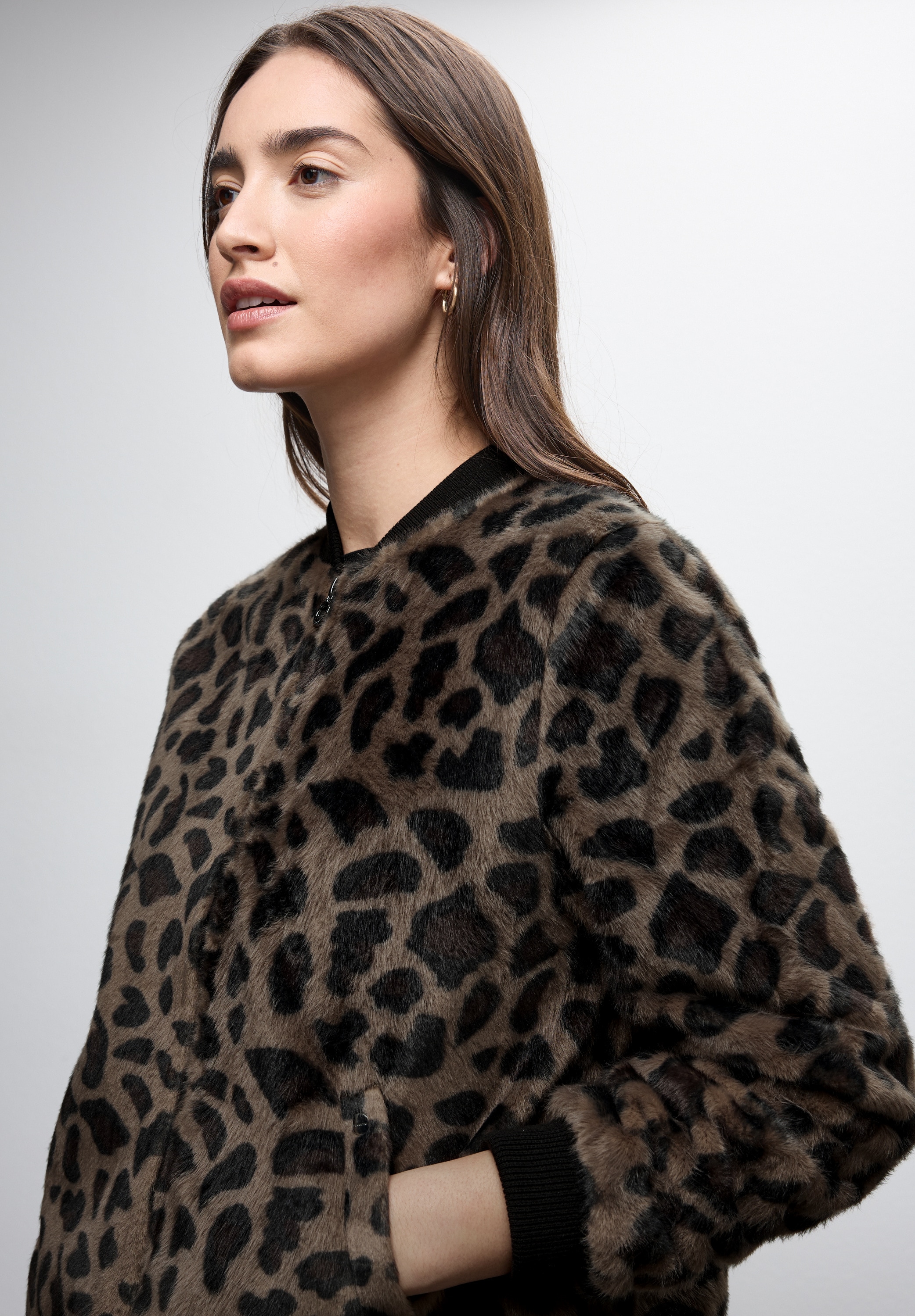 STREET ONE Blouson, ohne Kapuze, mit Leo-Print, Fake Fur mit Tunnelzug am Saum