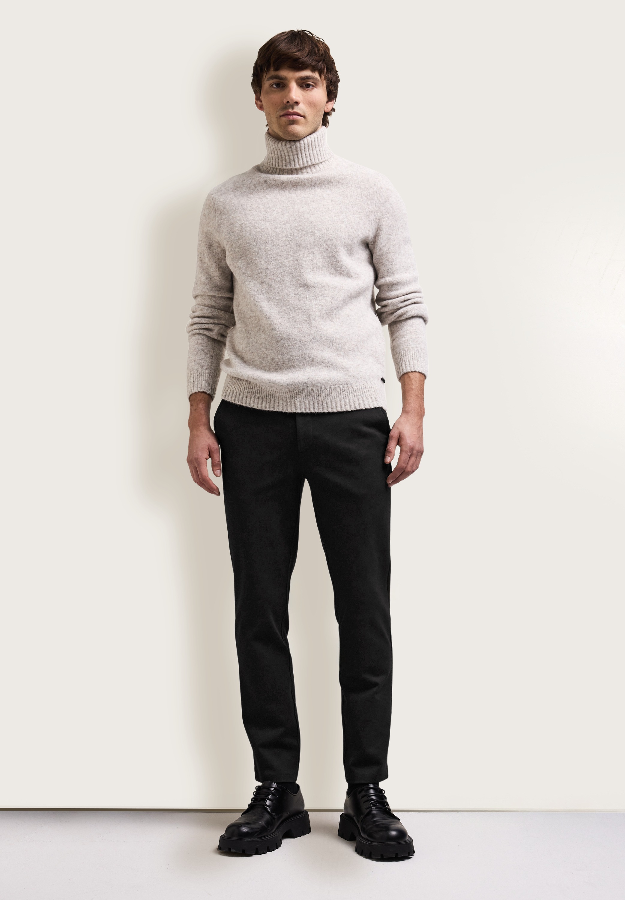 STREET ONE MEN Chinohose, im elastischen Materialmix