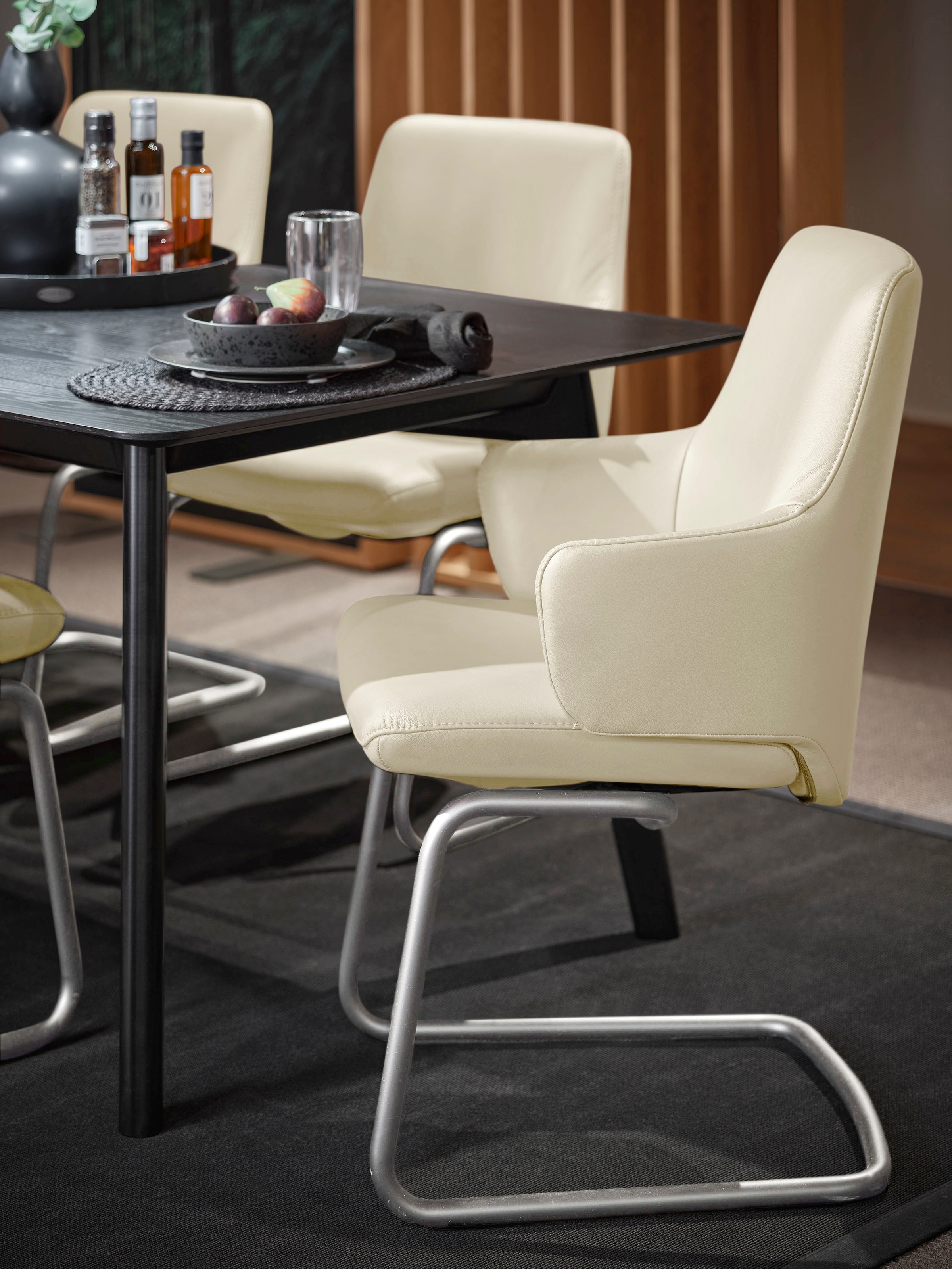 Stressless Polsterstuhl "Laurel" () Low Back mit Armlehne, Größe L, mit Beinen aus Stahl in Schwarz matt