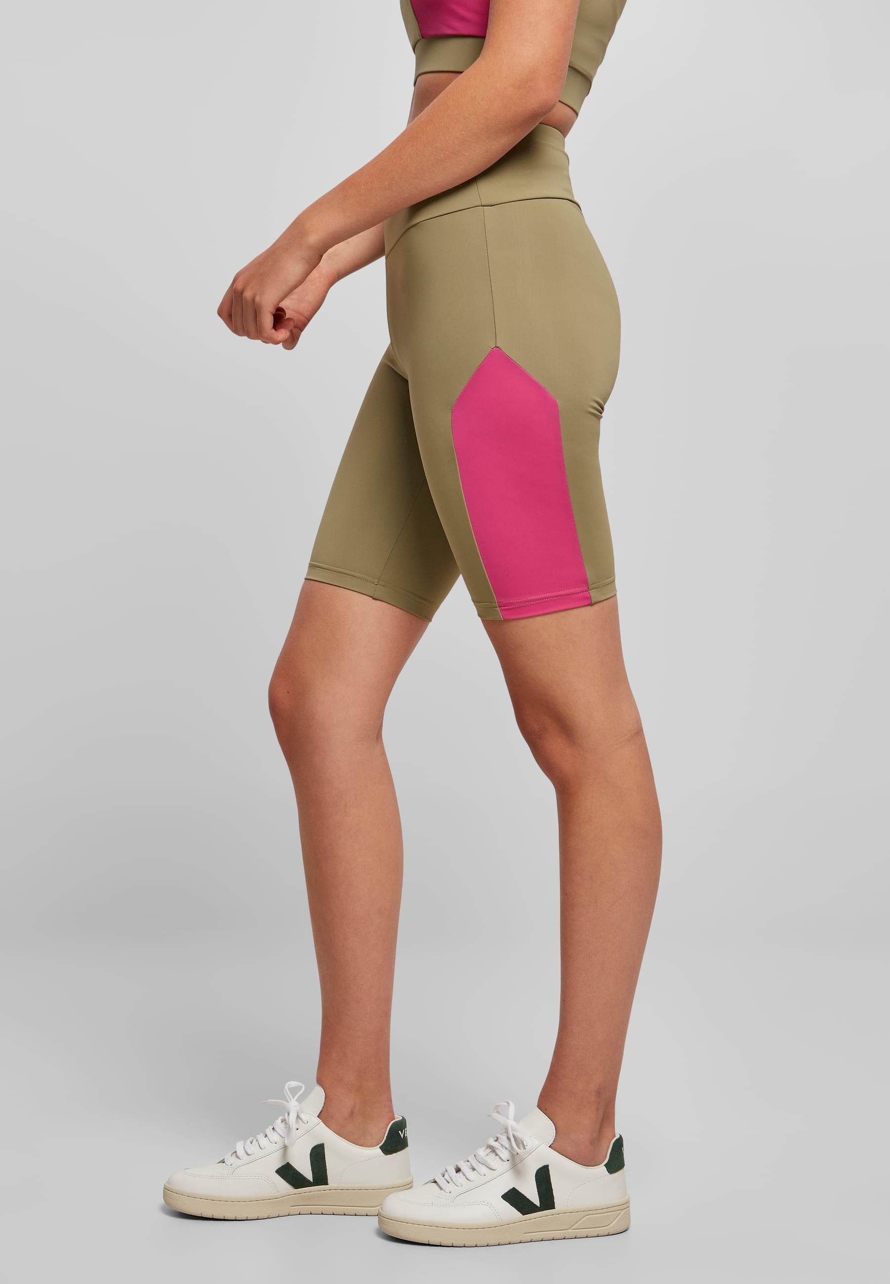 URBAN CLASSICS Radlerhose »Urban Classics Damen Ladies Color Block Cycle Shorts«, (1 tlg.)