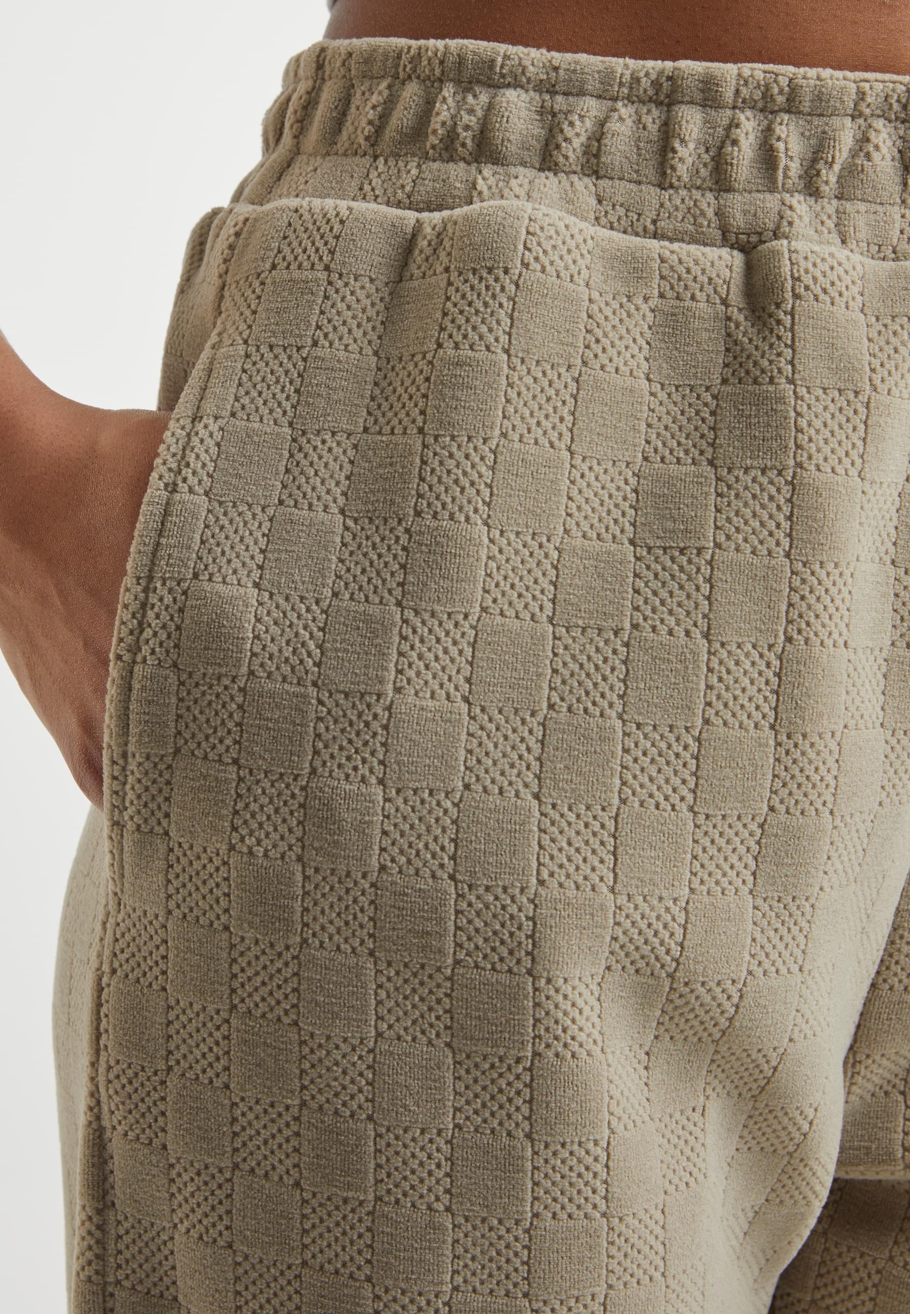 URBAN CLASSICS Jogginghose »Urban Classics Ladies Jacquard Velvet Sweatpants«, (1 tlg.)