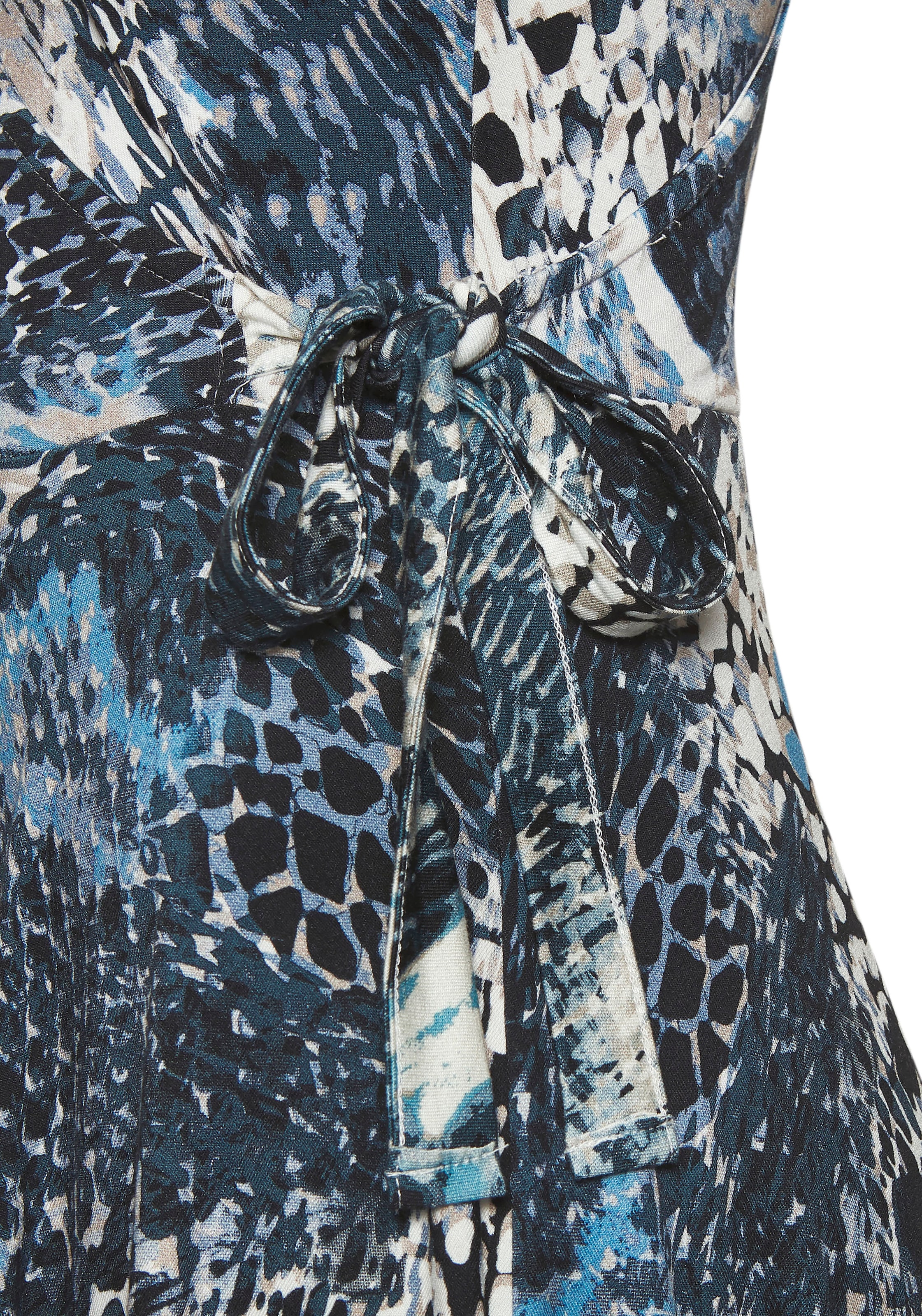 LASCANA Jerseykleid, mit V-Ausschnitt, Sommerkleid, Skaterkleid, modisch