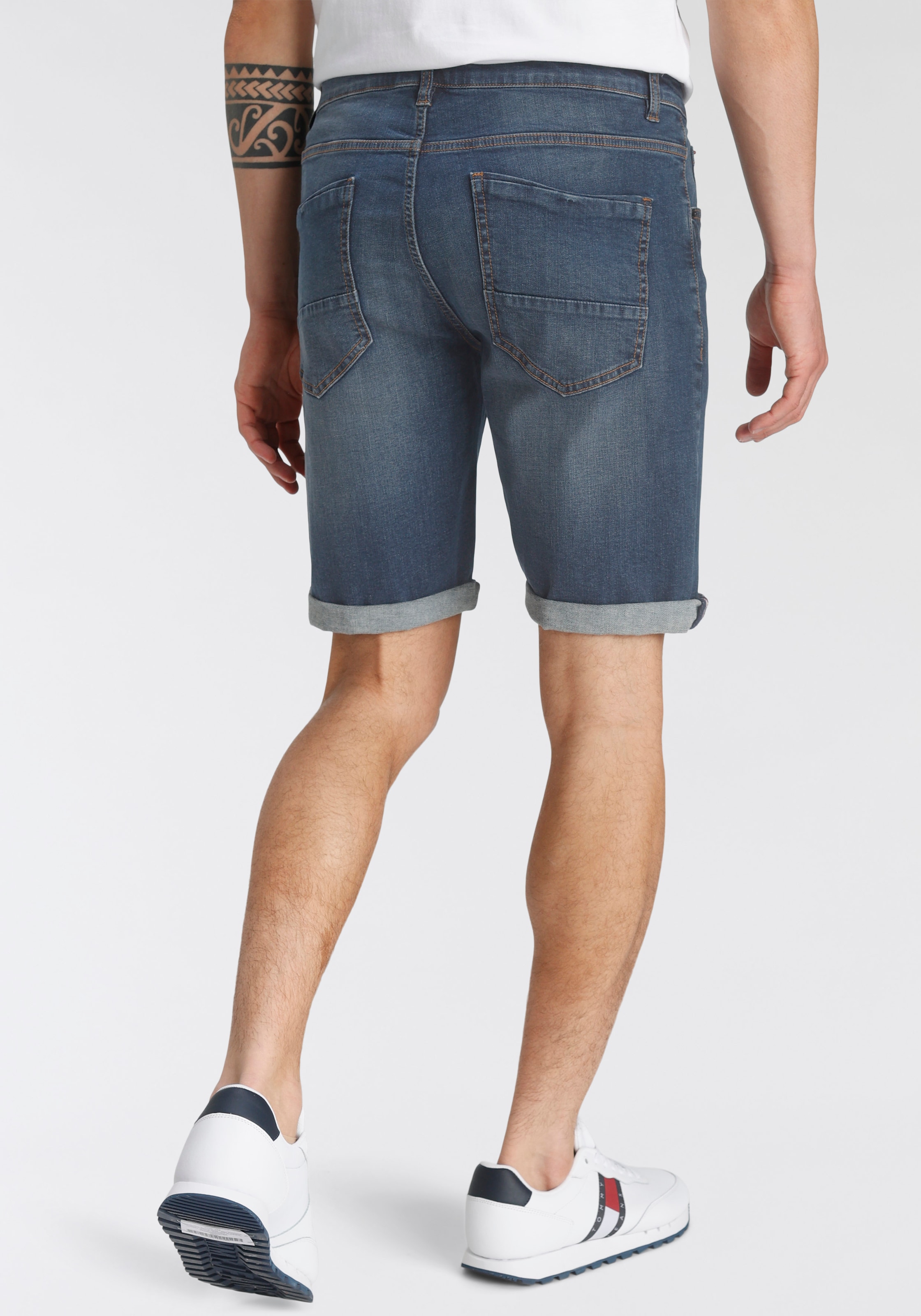 H.I.S Jeansshorts "DEYO", gerader Schnitt, Used-Waschung, niedrige Leibhöhe günstig online kaufen