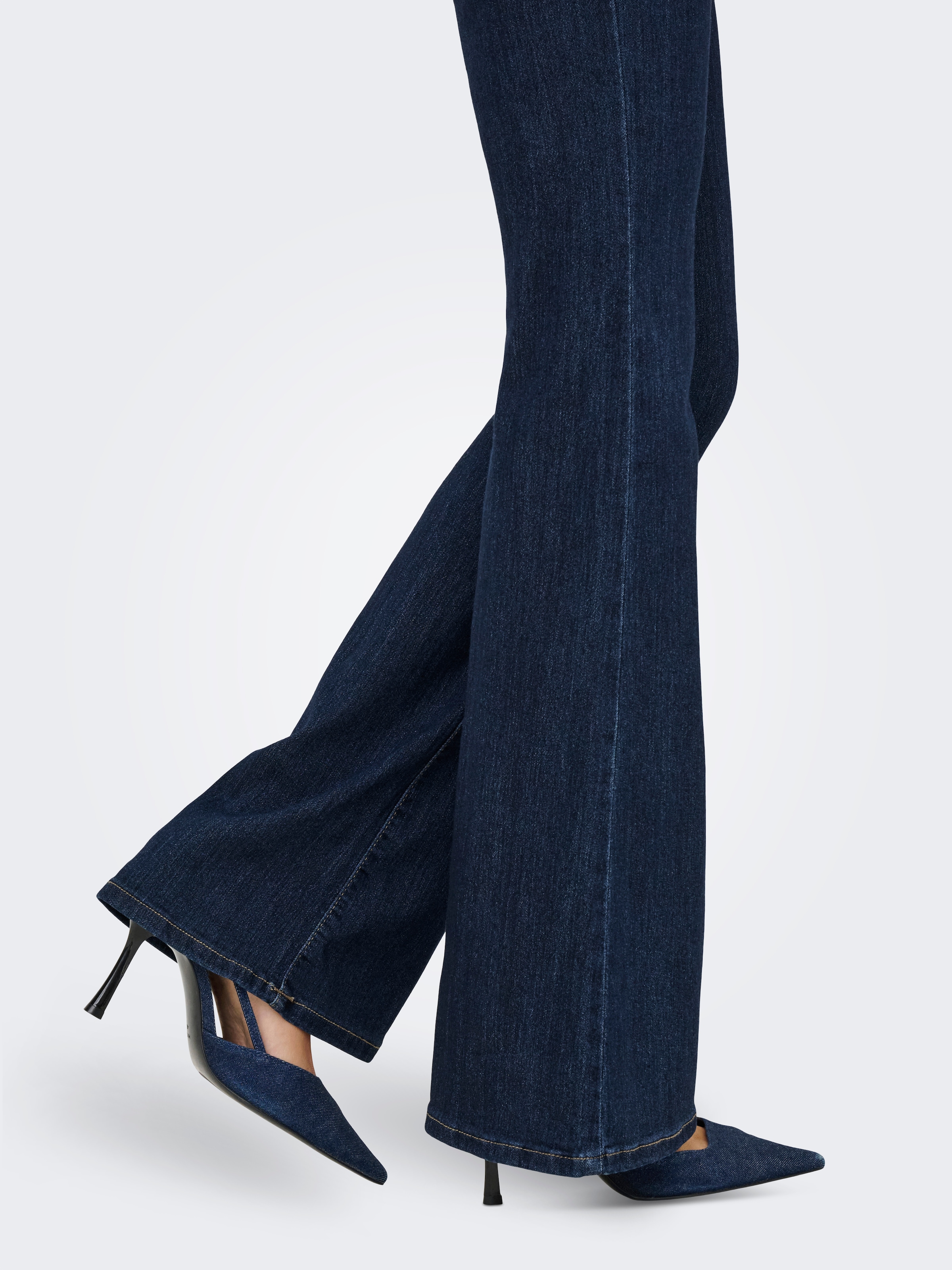 ONLY Bootcut-Jeans »ONLHELLA LOW RETRO FLARED DNM« Viskosemischung, bootcut fit