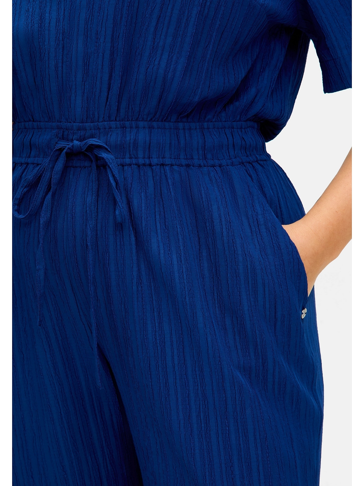 Sheego Jumpsuit »Große Größen«, mit Bindegürtel, in Längsstruktur
