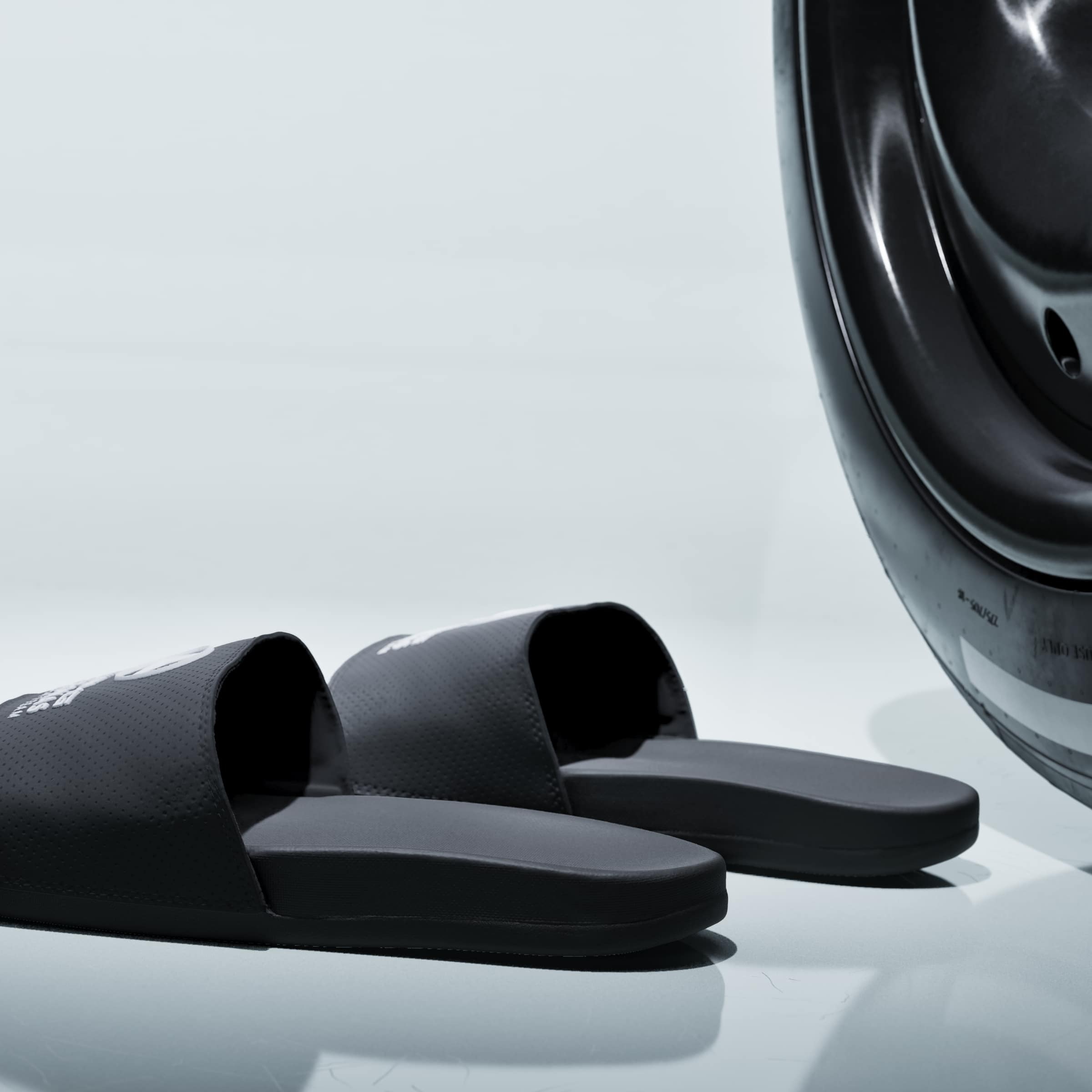 adidas Performance Badesandale »ADILETTE COMFORT MER BADESCHLAPPEN«  Mercedes AMG Motorsport