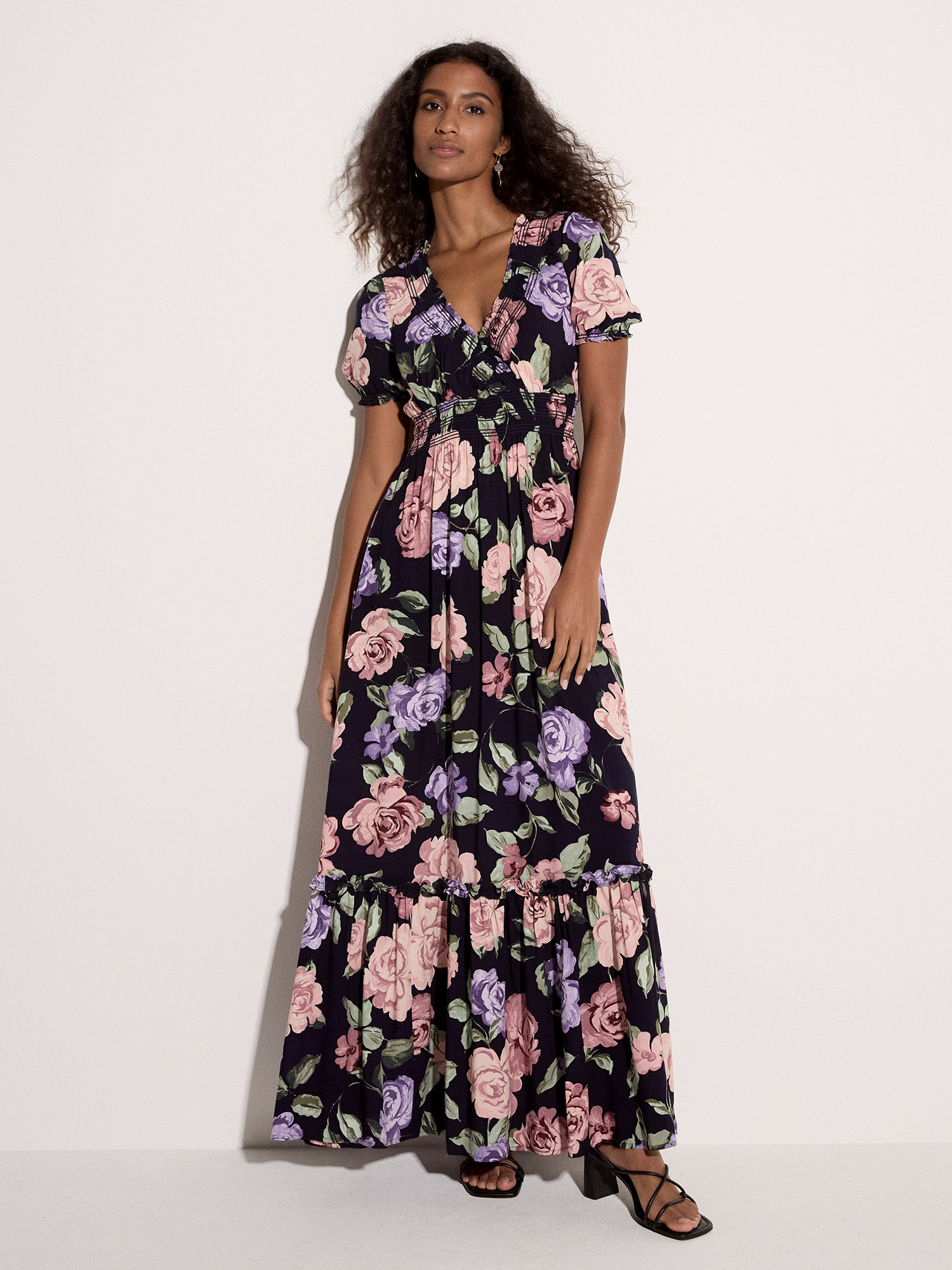 Apricot Maxikleid "Chloe-Maxikleid" mit Blumenmuster und Wickelausschnitt