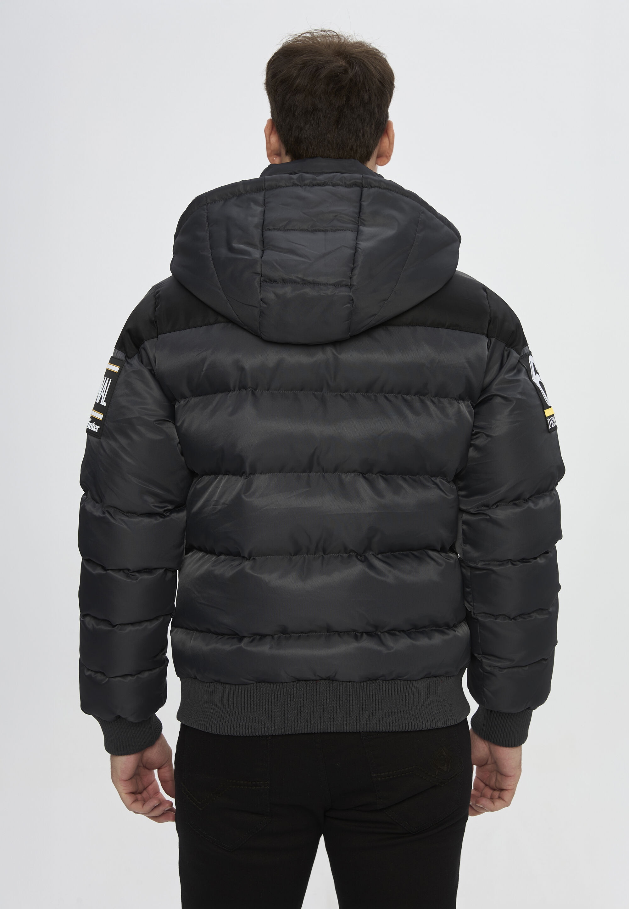 Cipo & Baxx Winterjacke »Winterjacke CM233« mit Kapuze hochwertige Steppjacke für kalte Tage