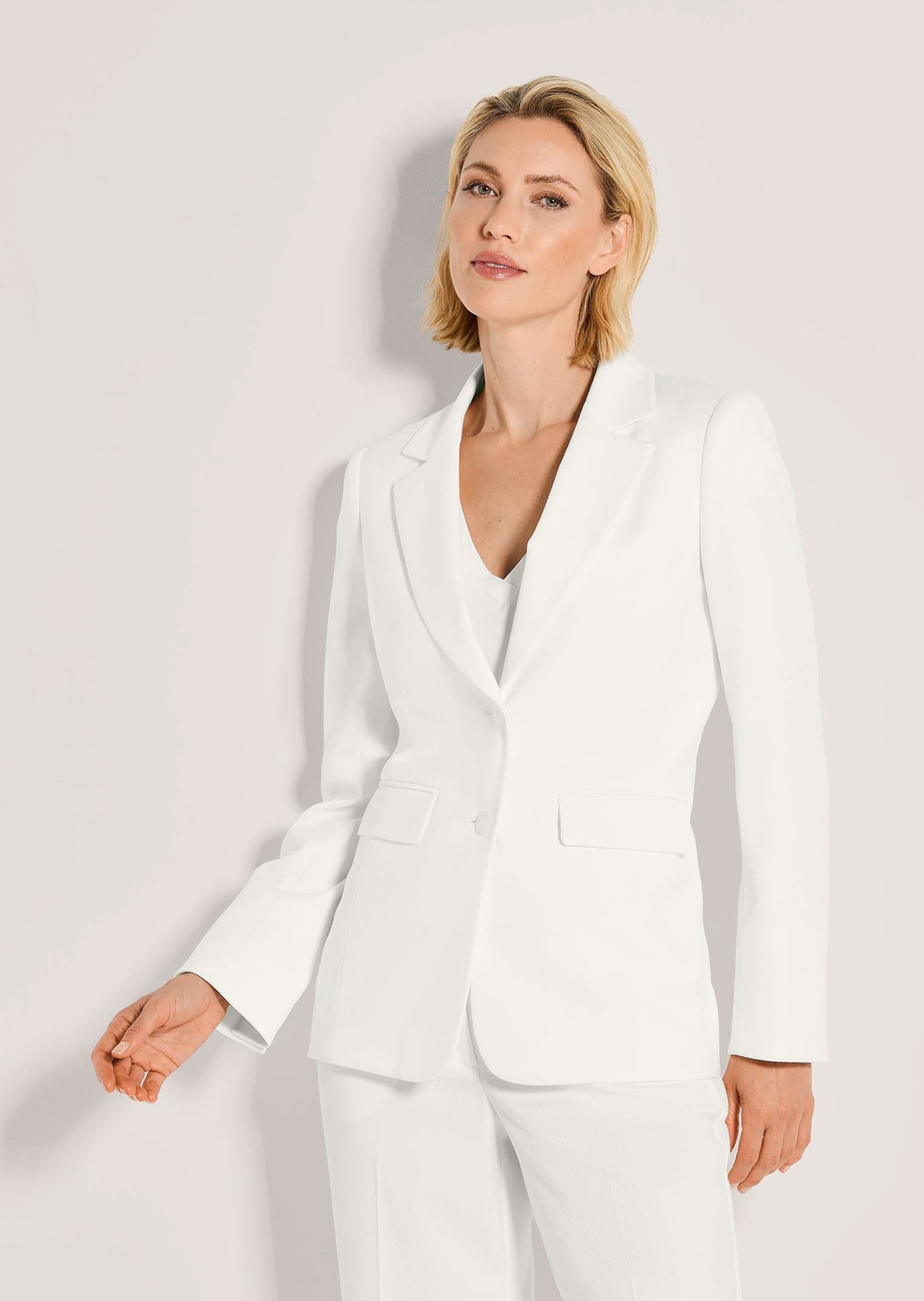 Thumbnail - MADELEINE Jackenblazer "Blazer Stilvoller Einreiher mit Reverskragen" Geknöpfter Saumschlitz