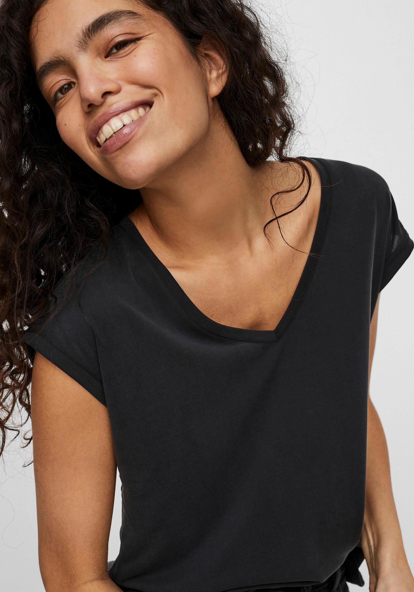 Vero Moda V-Shirt »VMFILLI«