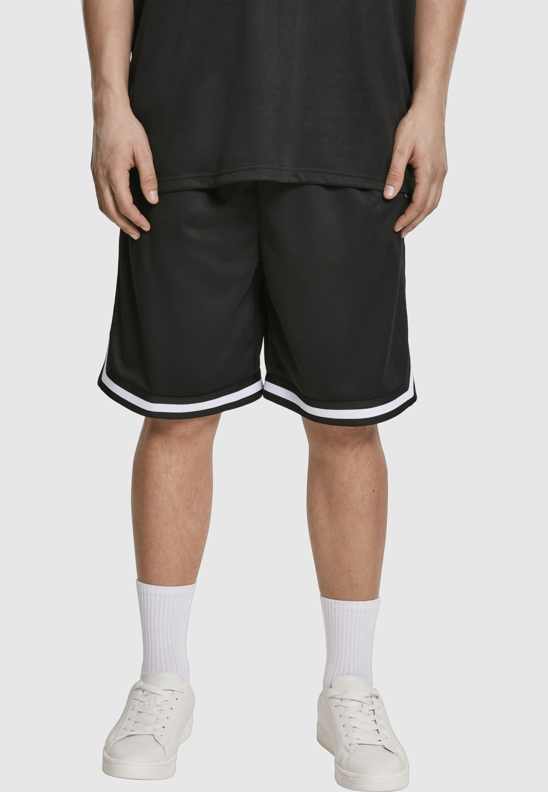 URBAN CLASSICS Shorts »Urban Classics Herren Premium Stripes Mesh Shorts«