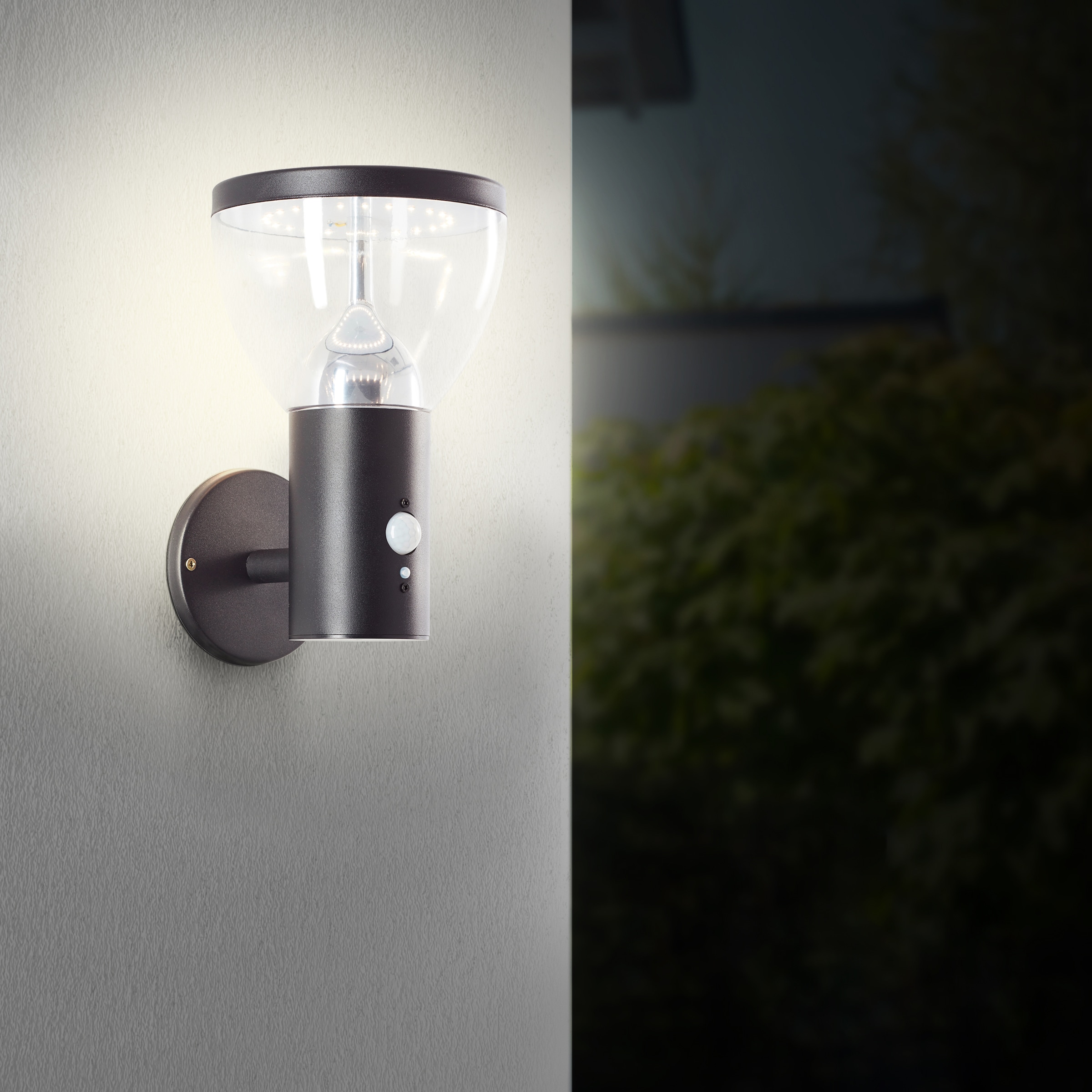 Brilliant LED Außen-Wandleuchte »Tulip«, LED Außenwandleuchte, Solar, 25 cm, 430 lm, 3000 K, Edelstahl, schwarz