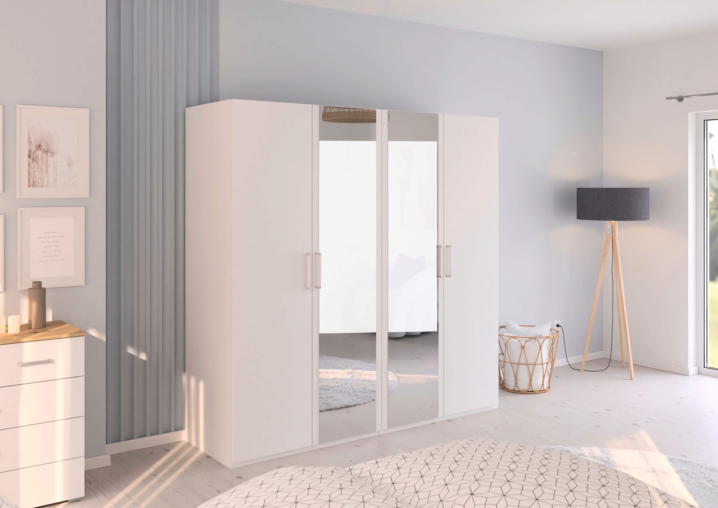 rauch Drehtürenschrank »Kleiderschrank Schrank Garderobe Schlafzimmerschrank EVELYN«, (in 2 Höhen 197 oder 210 cm erhältlich), in elegantem Stil, viel Stauraum 3 Breiten und 2 Höhen MADE IN GERMANY