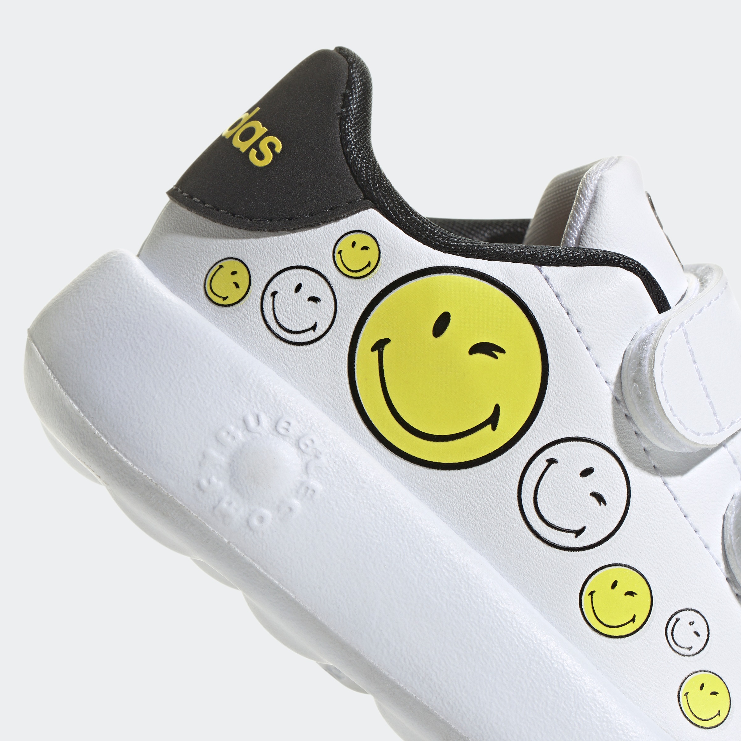 adidas Sportswear Klettschuh »ADIDAS SMILEY ADVANTAGE KIDS«, Design auf den Spuren des adidas Stan Smith, für Kinder