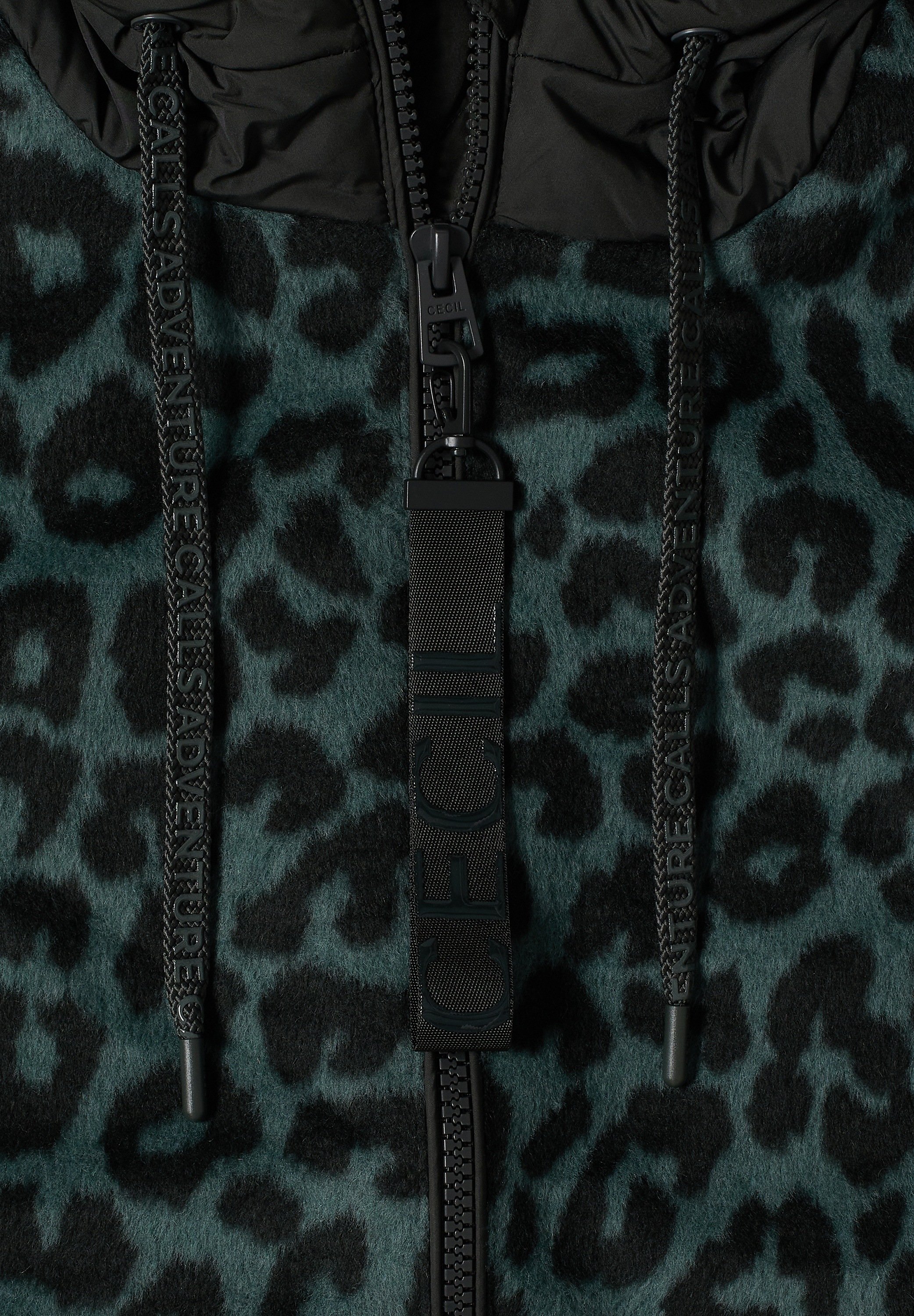 Cecil Fellimitatjacke mit Kapuze mit Leomuster